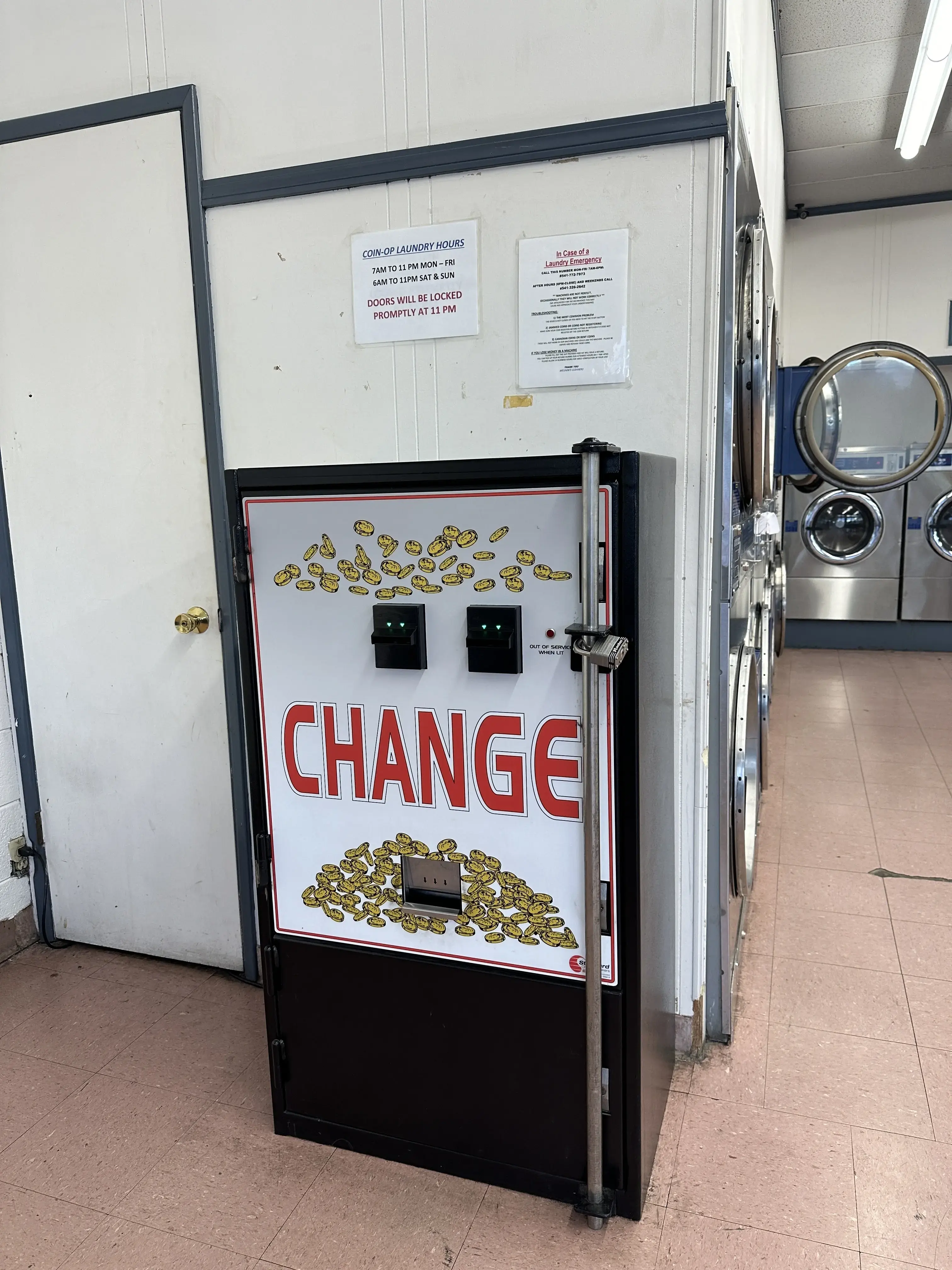 Weldon's Laundromat - Image 12
