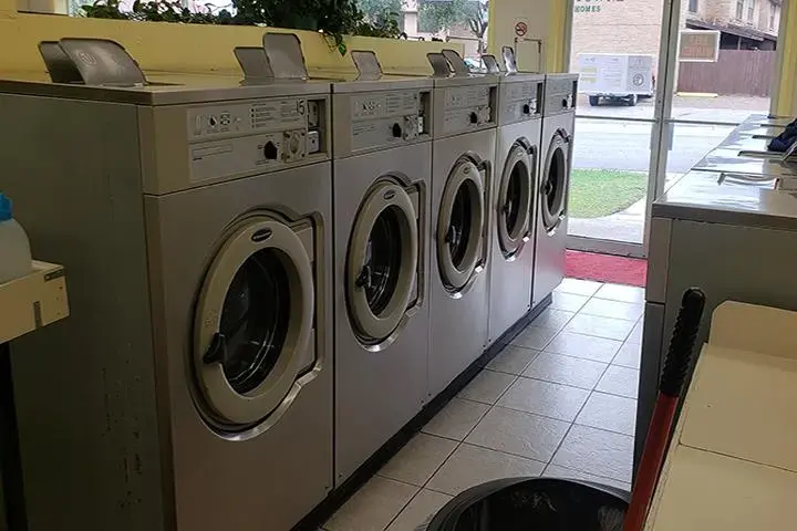 We'll Wash Laundromat - Image 19