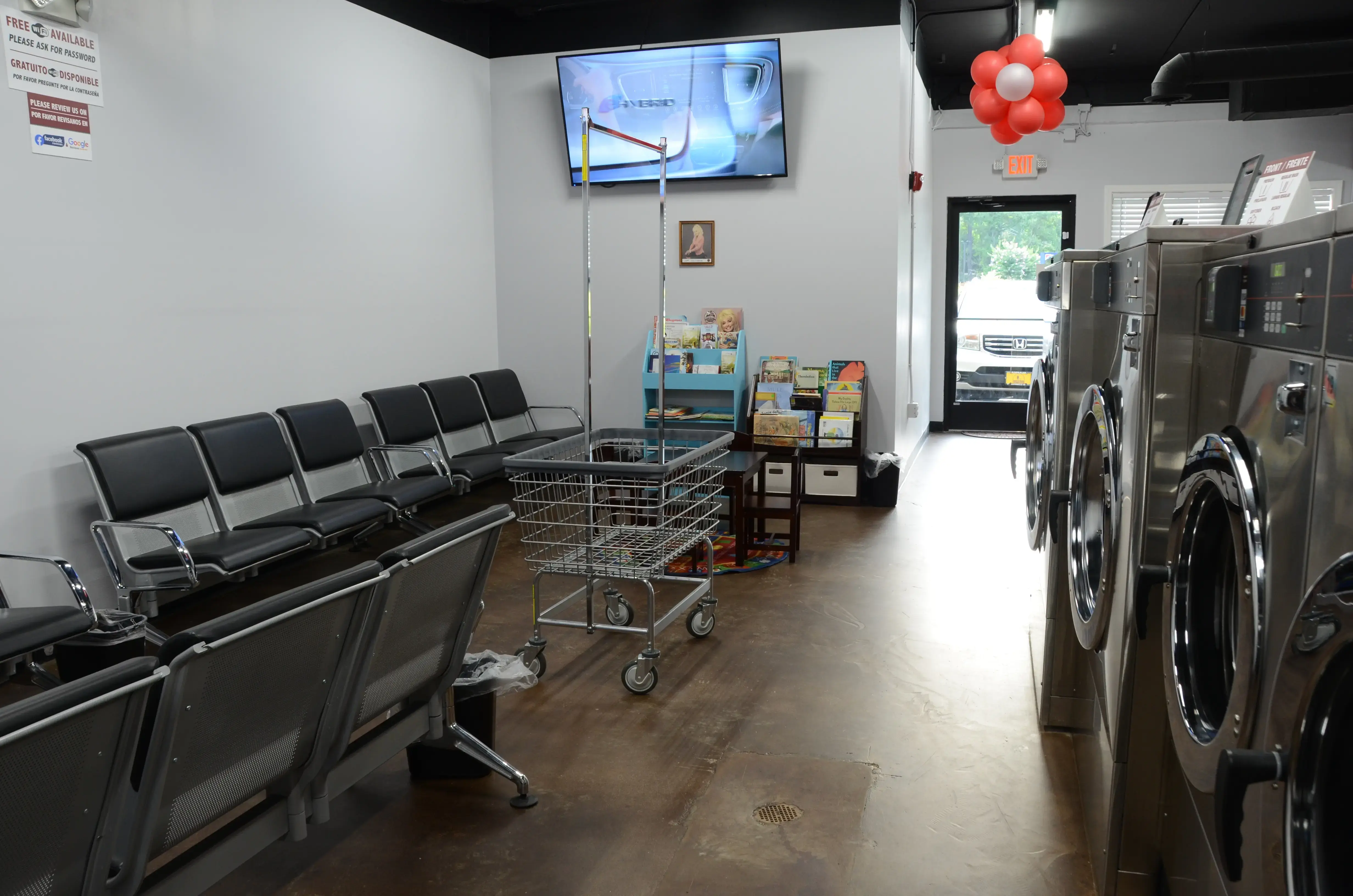 Well Wishing Coin Laundry & Wash and Fold thumbnail 15