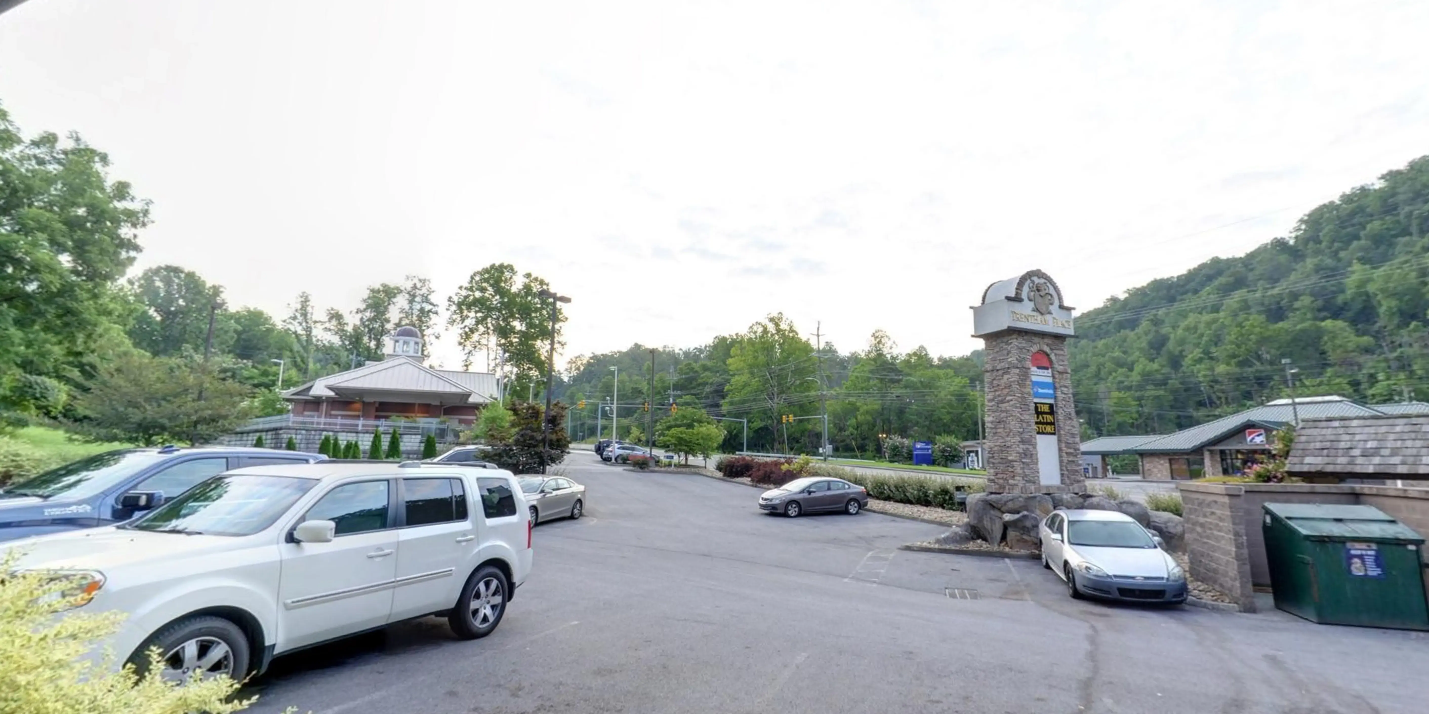 Well Wishing Coin Laundry & Wash and Fold thumbnail 18