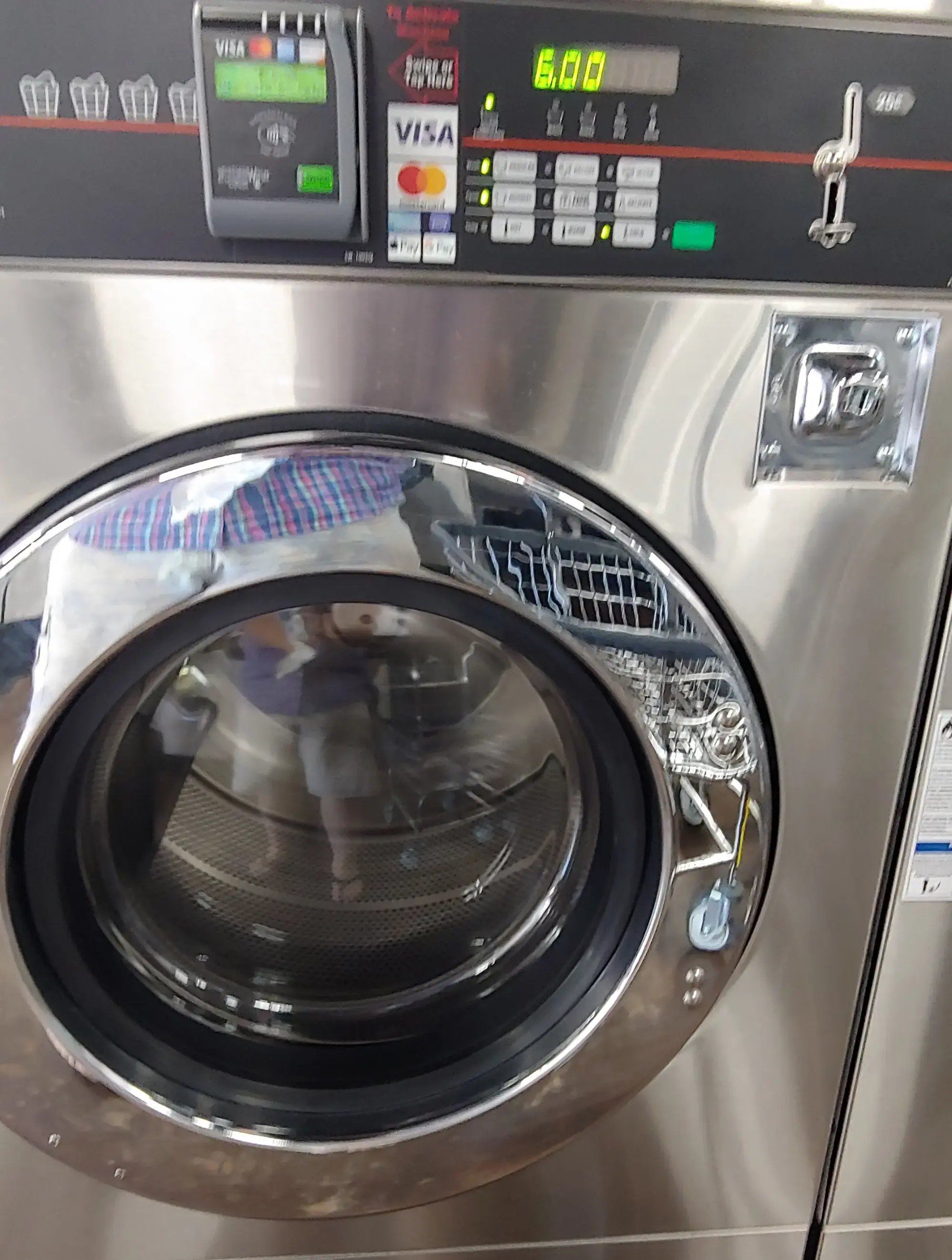 Well Wishing Coin Laundry & Wash and Fold - Image 13