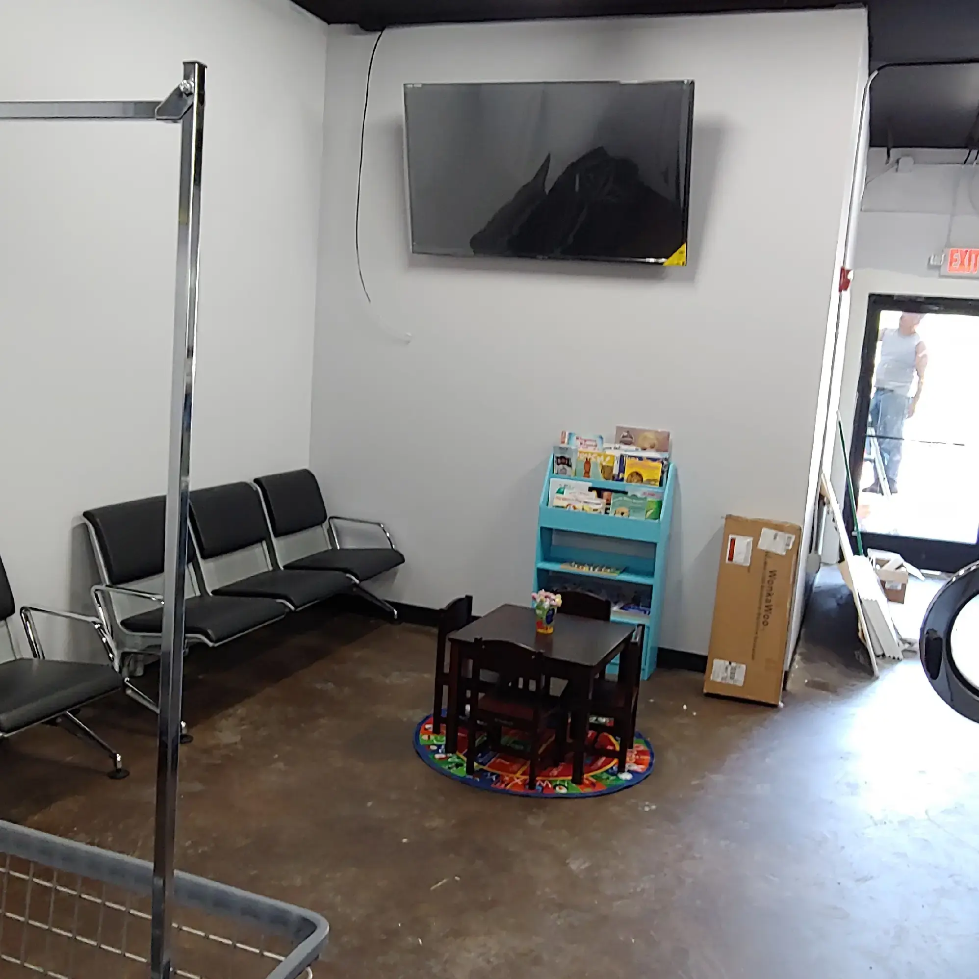 Well Wishing Coin Laundry & Wash and Fold - Image 20