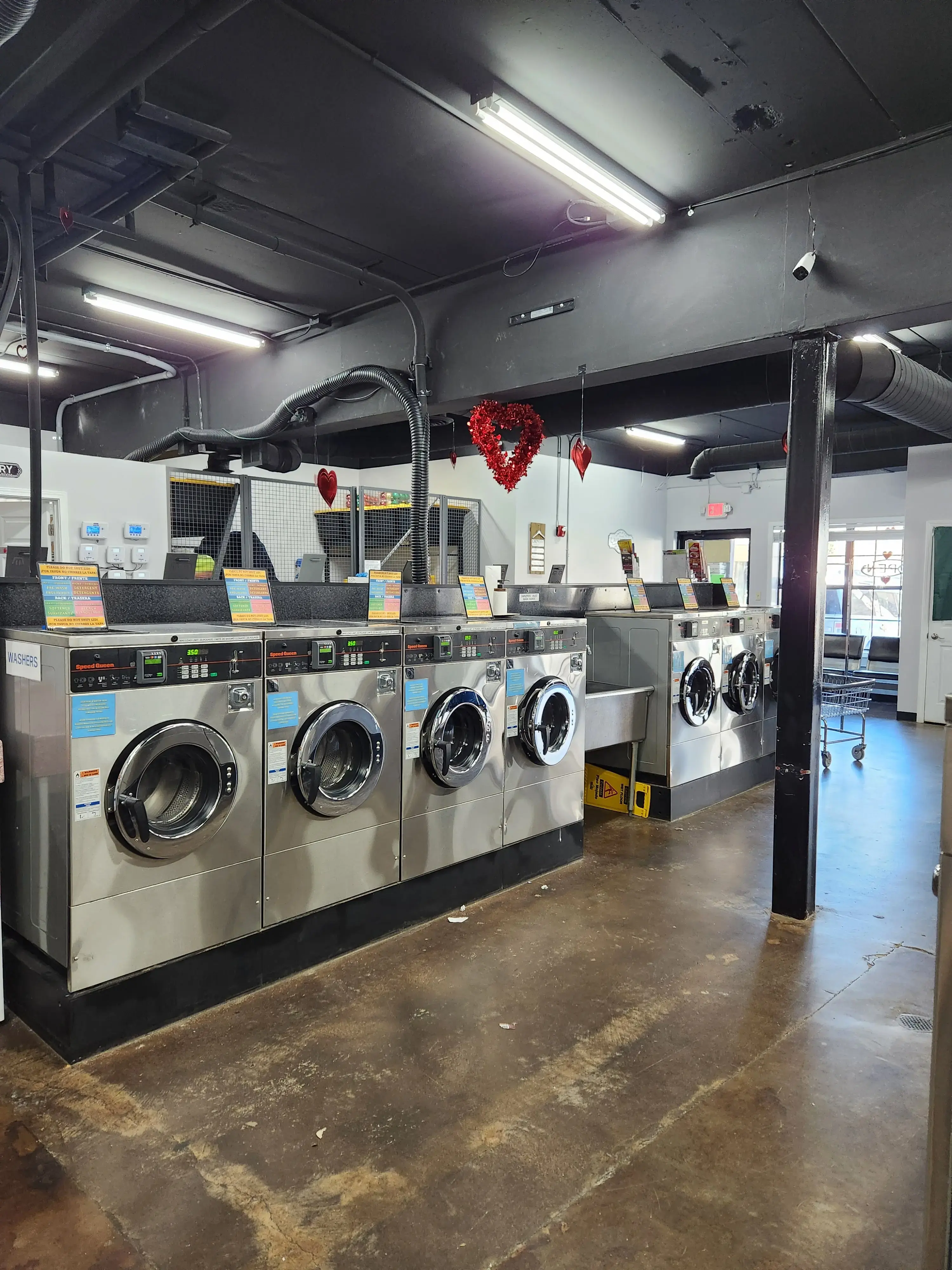 Well Wishing Coin Laundry & Wash and Fold - Image 2