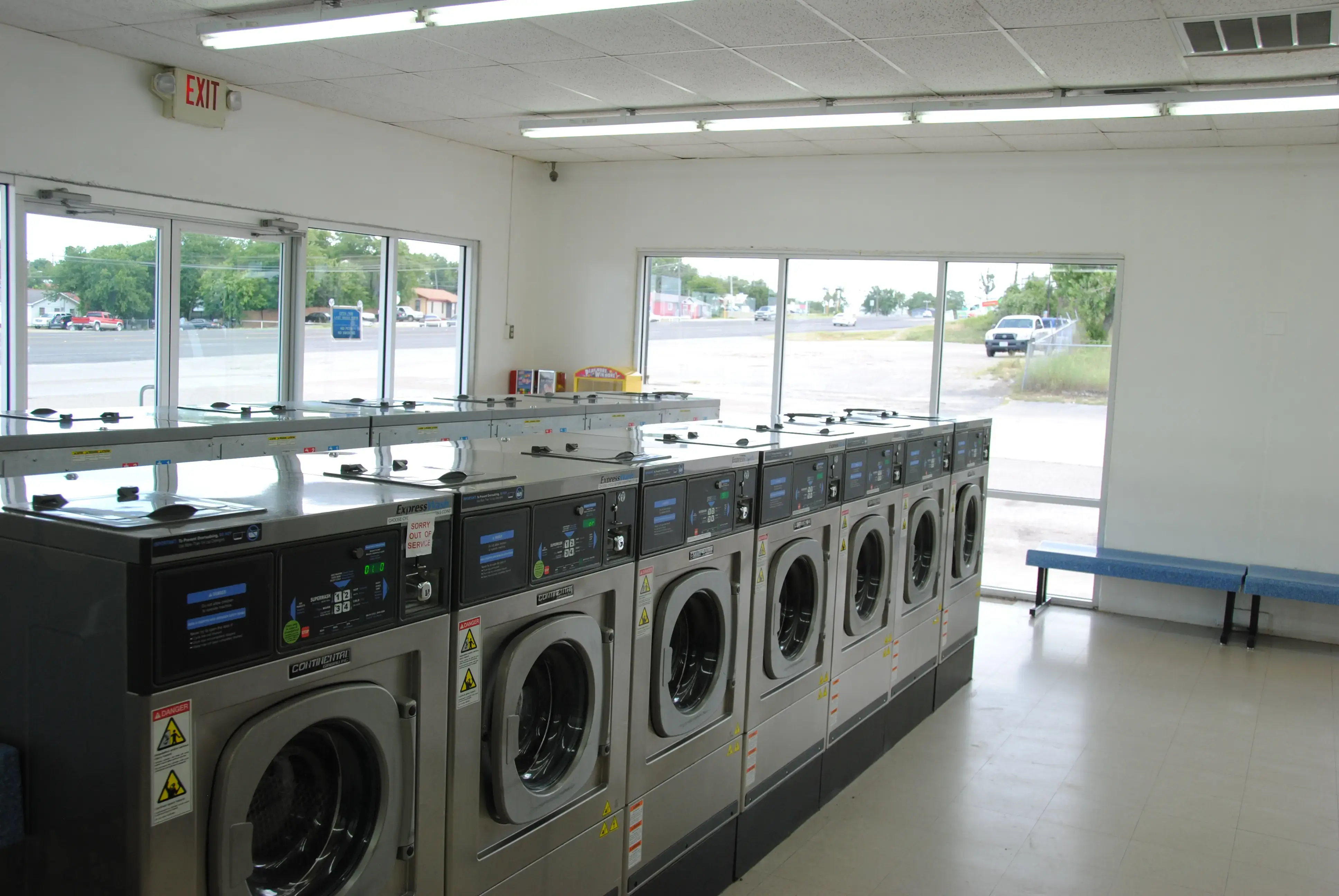 Wells Laundry 38th Street thumbnail 14
