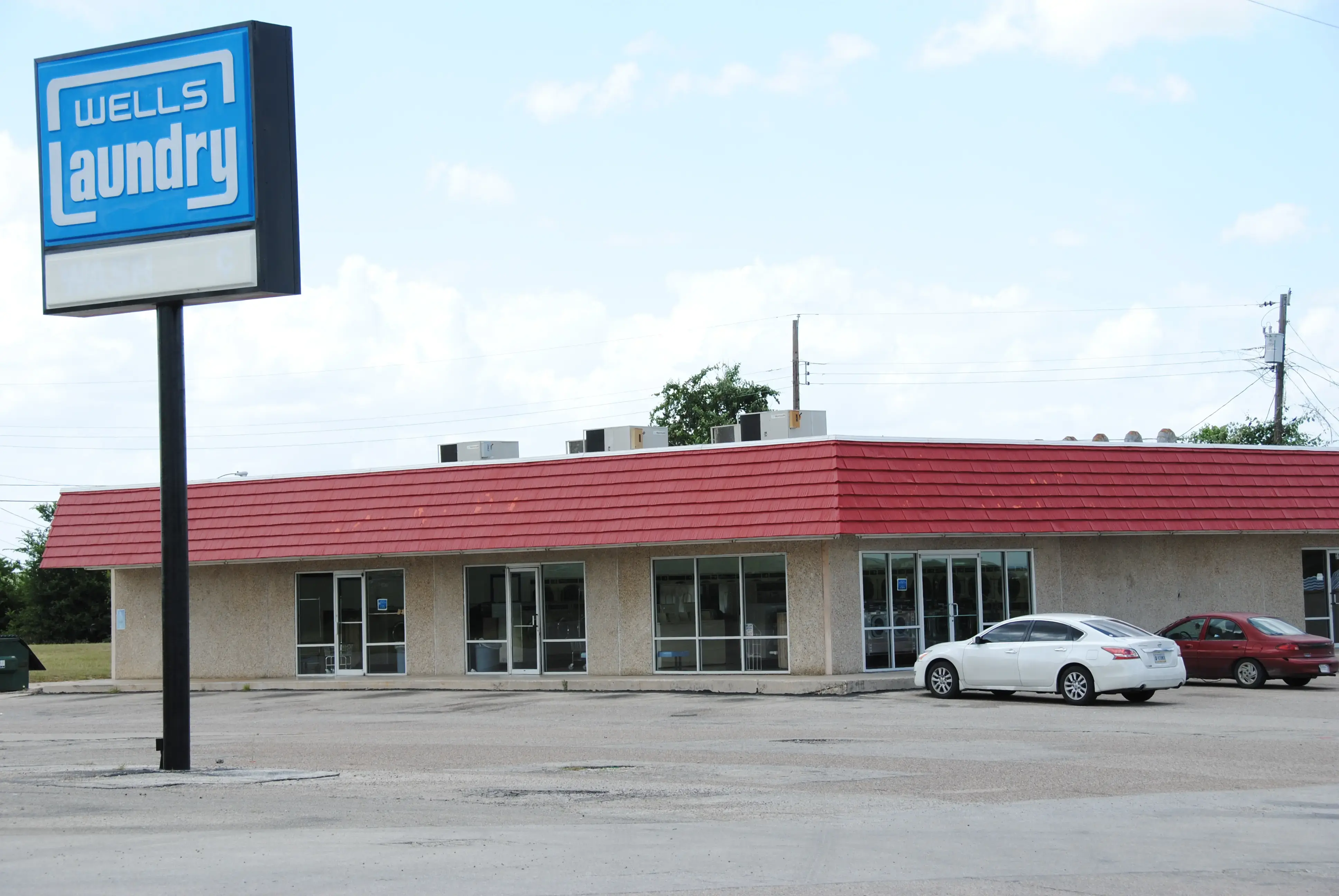 Wells Laundry 38th Street - Image 16
