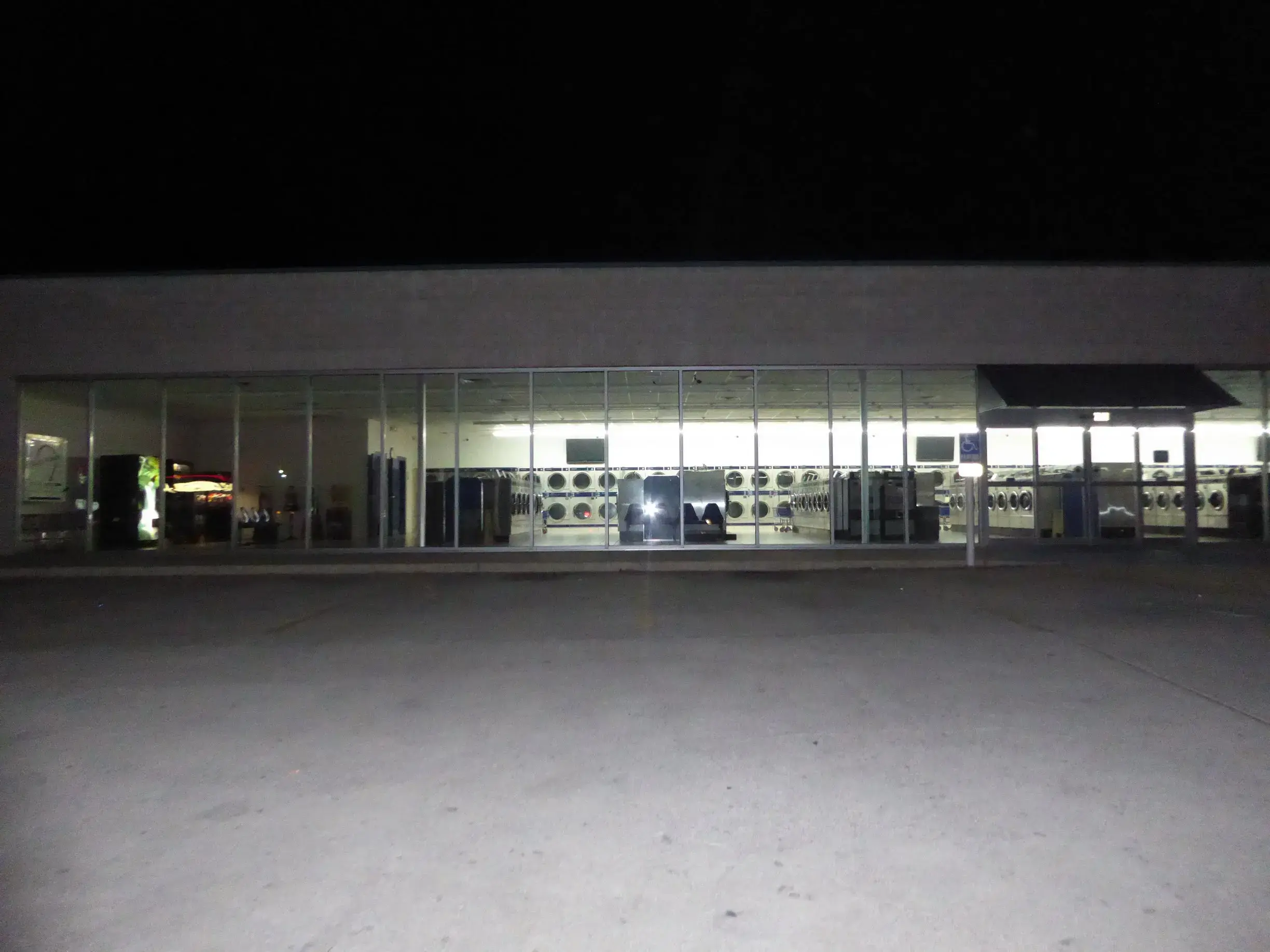 Wells Laundry Copperas Cove thumbnail 17