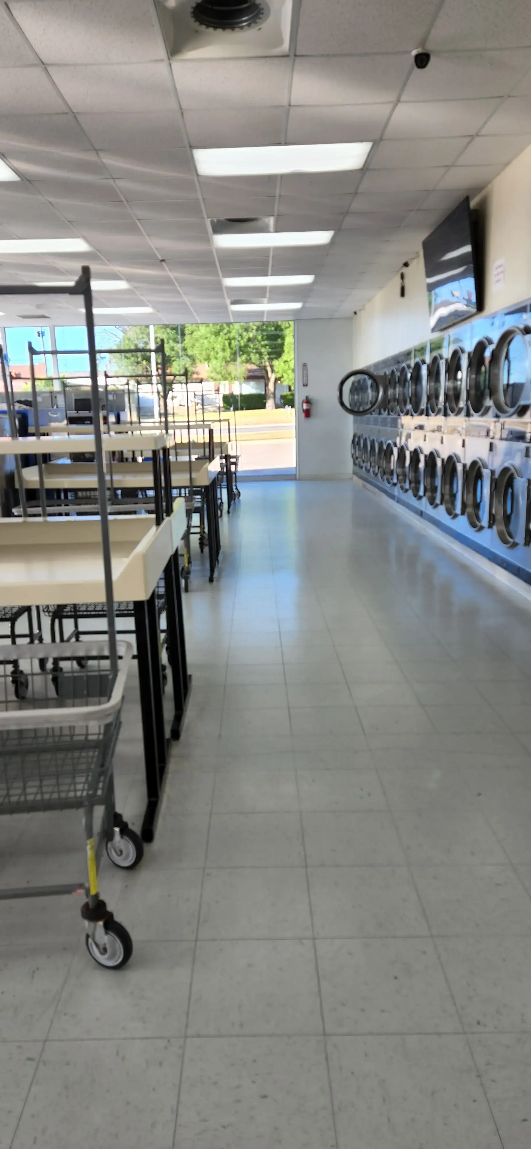 Wells Laundry Harker Heights thumbnail 6