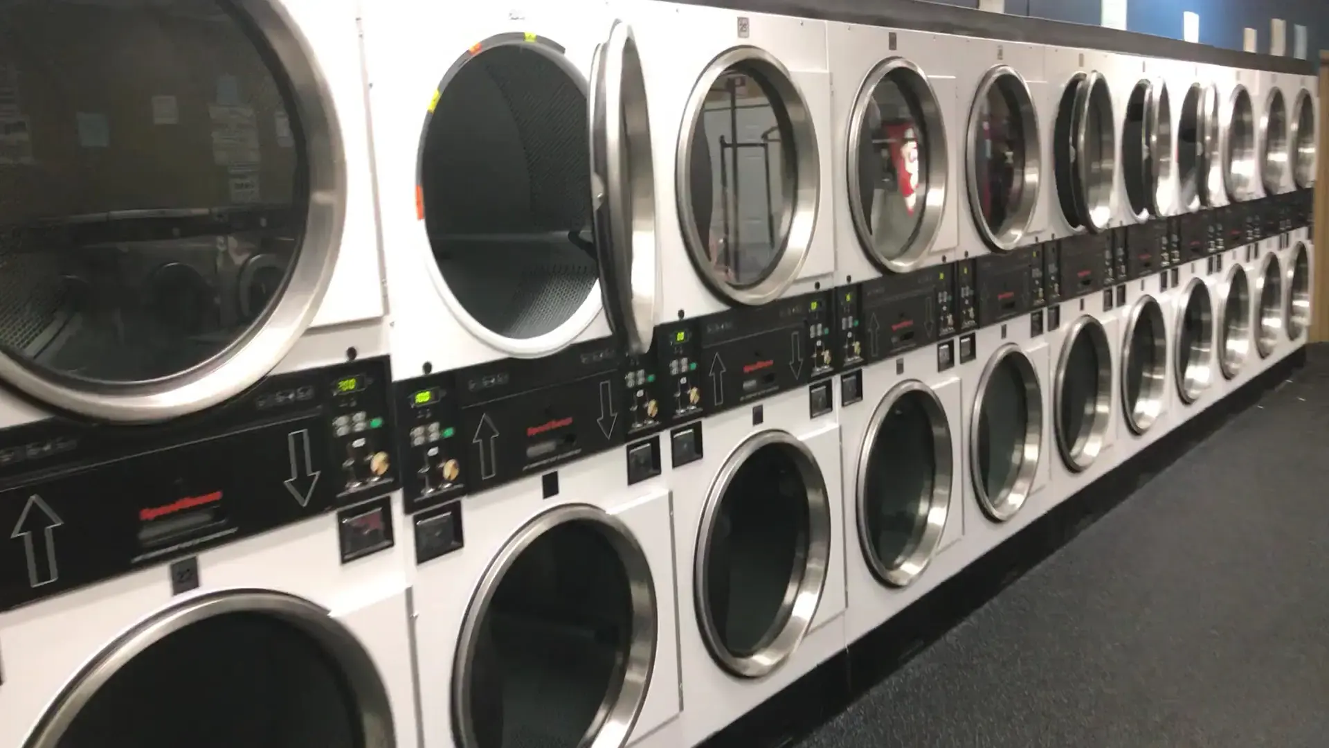 WESLEY CHAPEL COIN LAUNDROMAT thumbnail 2