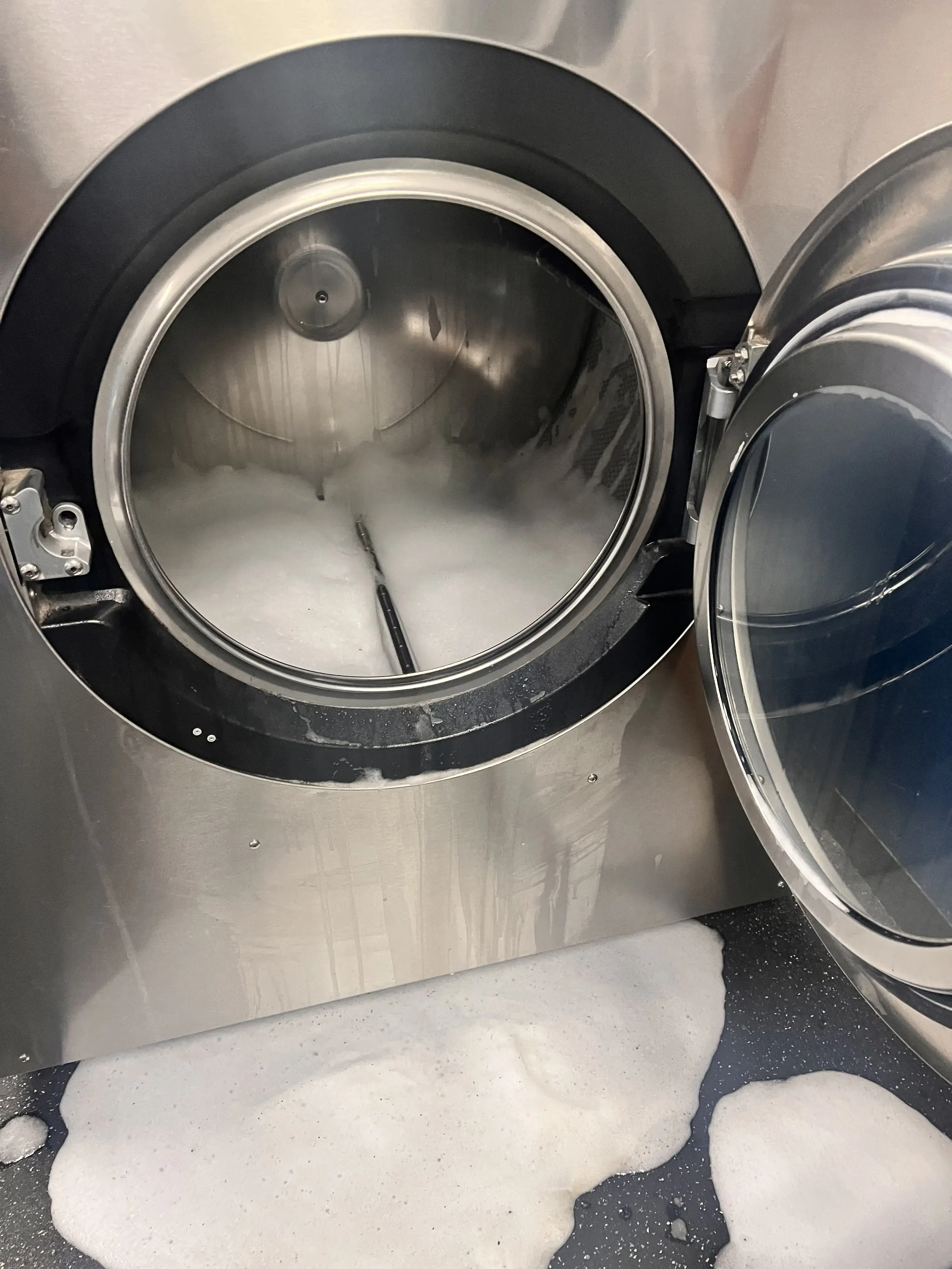 WESLEY CHAPEL COIN LAUNDROMAT thumbnail 9