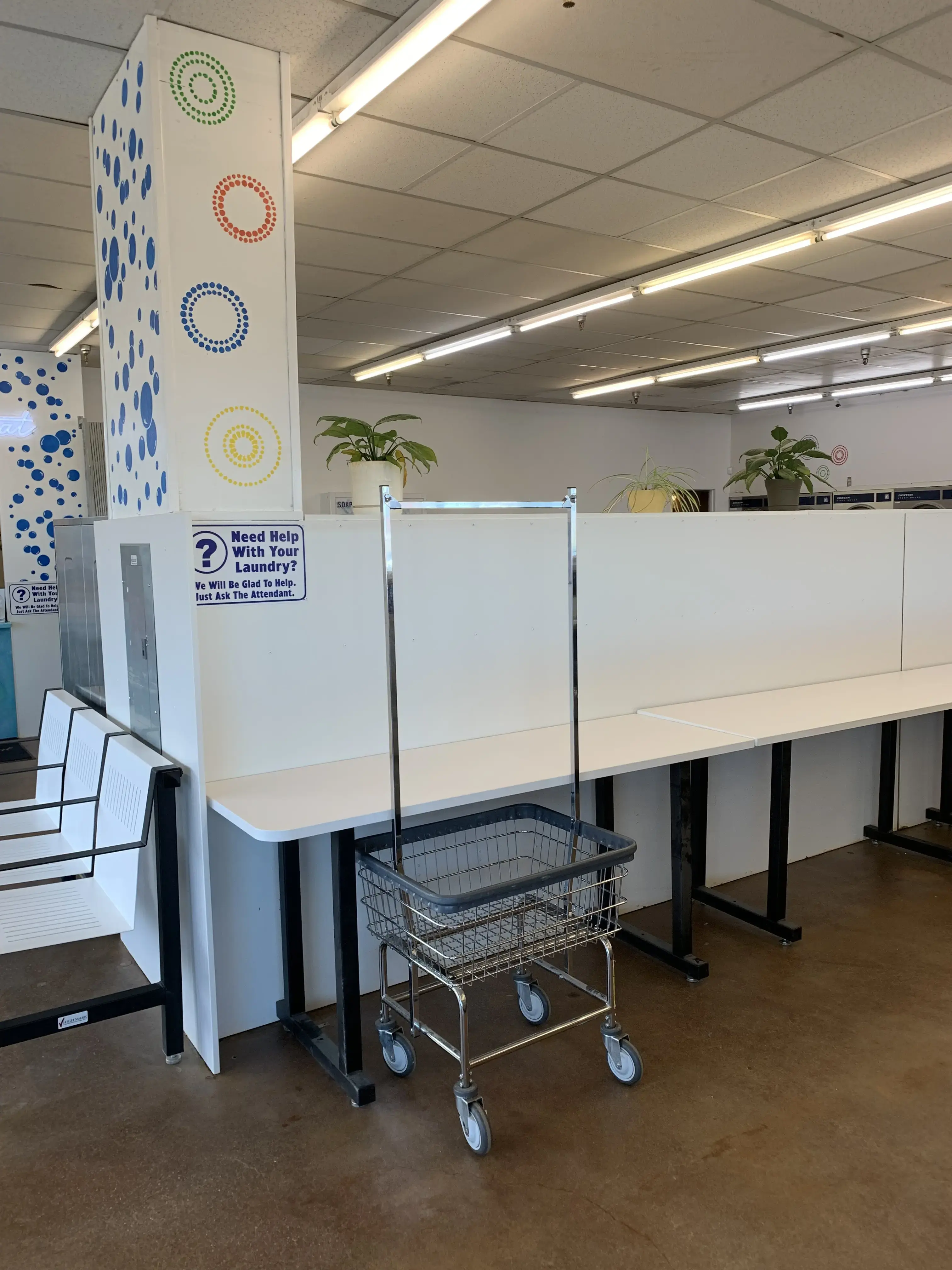 West 11th Laundromat - Image 9