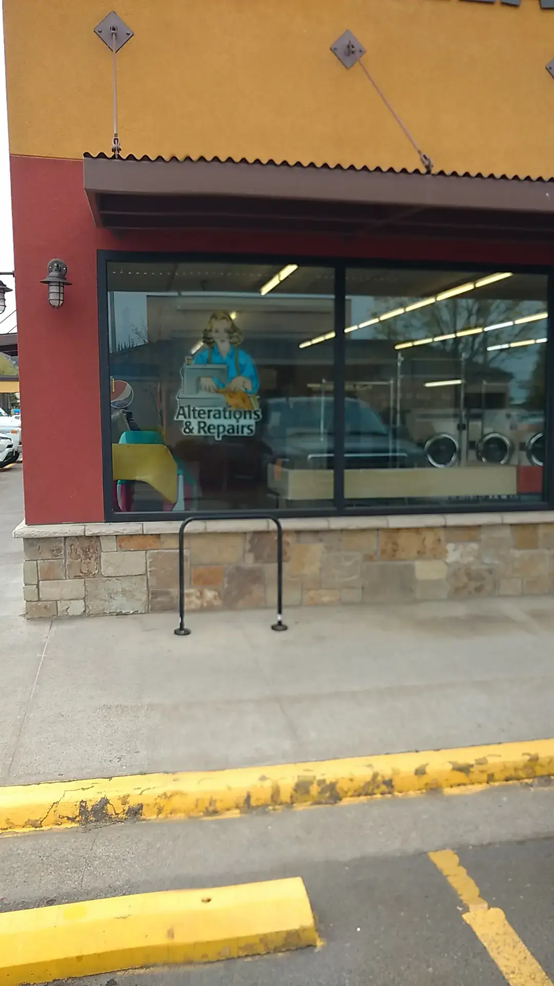 West 11th Laundromat thumbnail 13