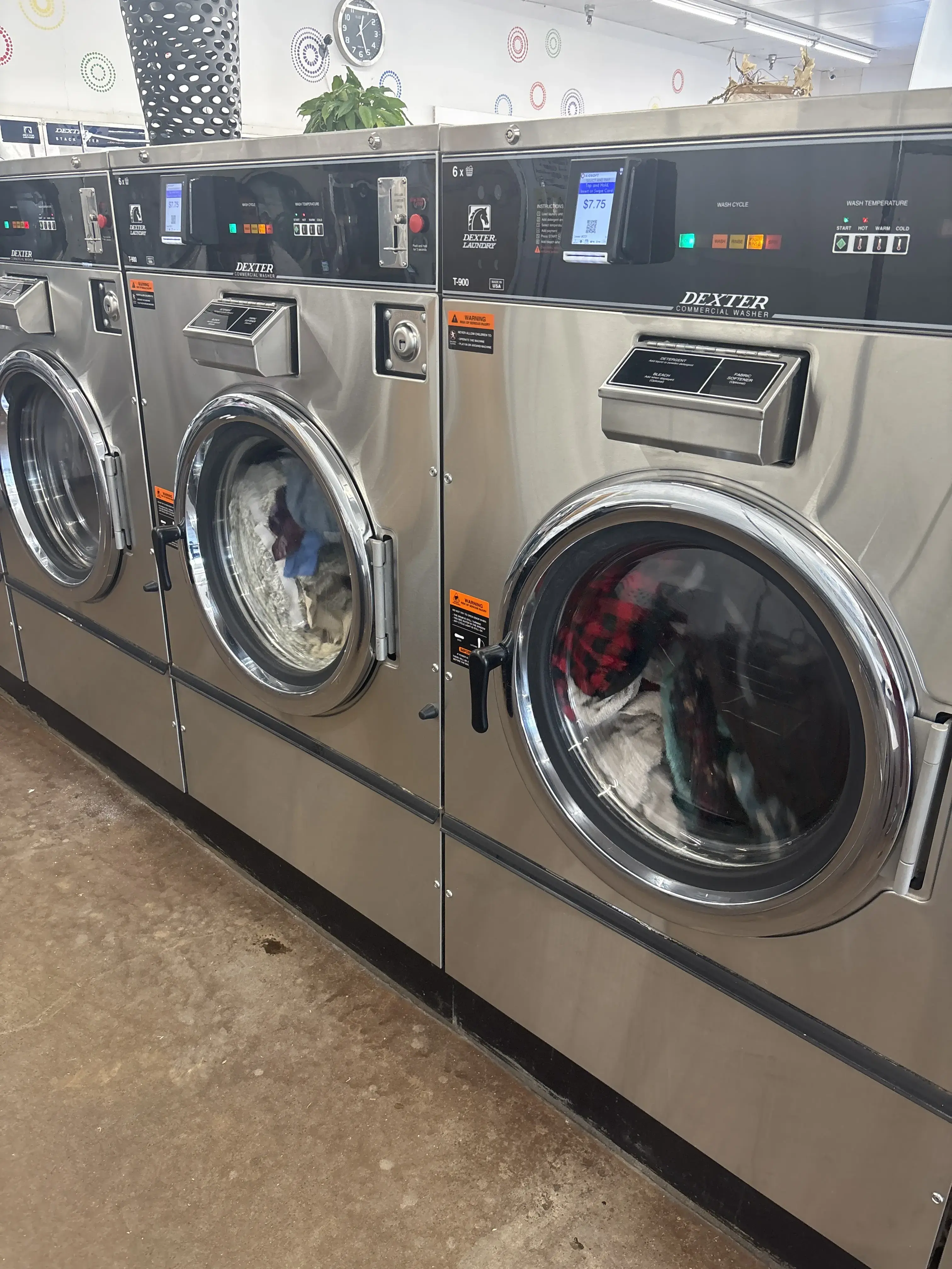 West 11th Laundromat - Image 3