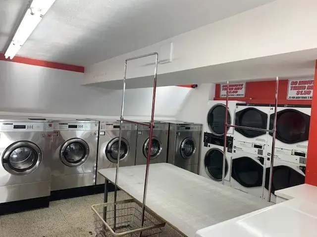 West Allis Laundromat thumbnail 4