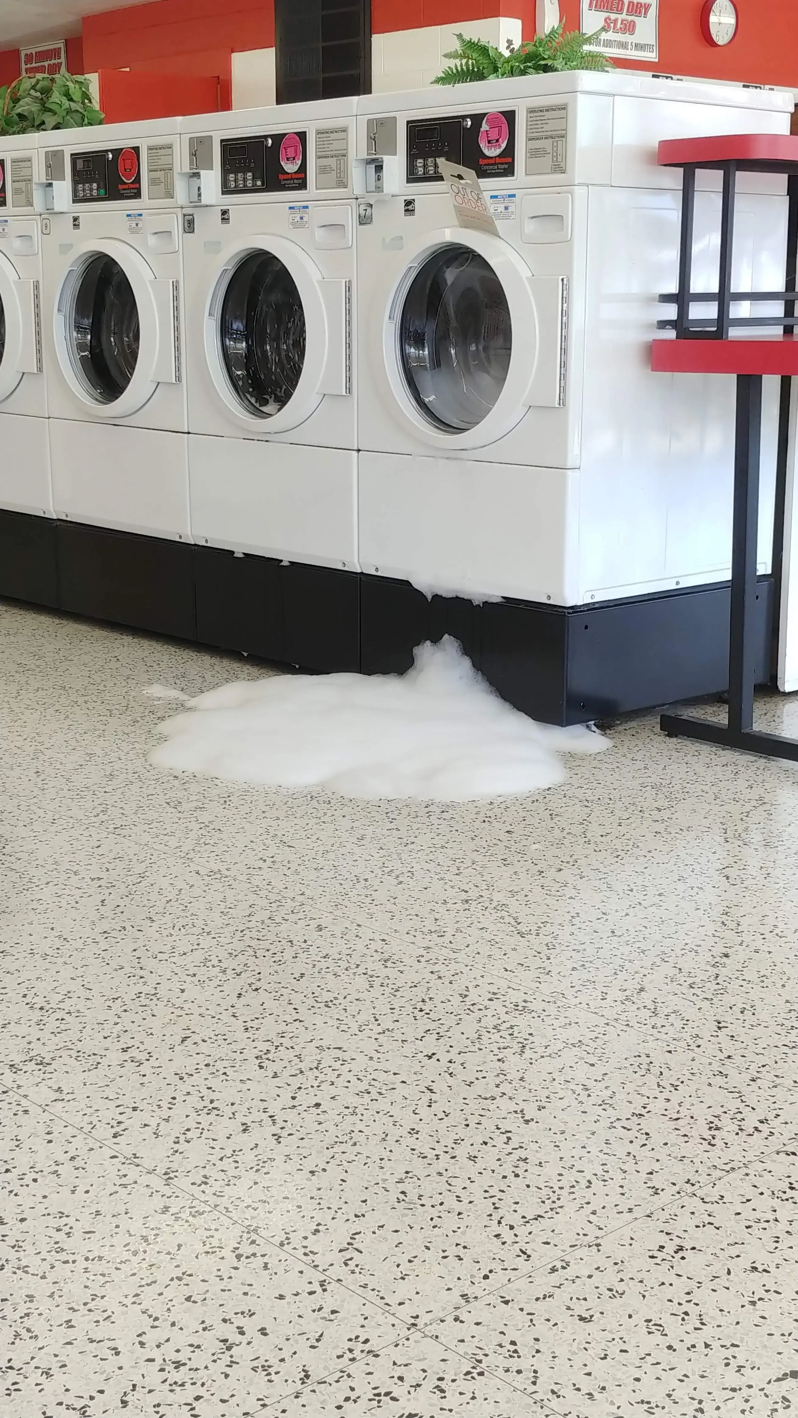 West Allis Laundromat - Image 6