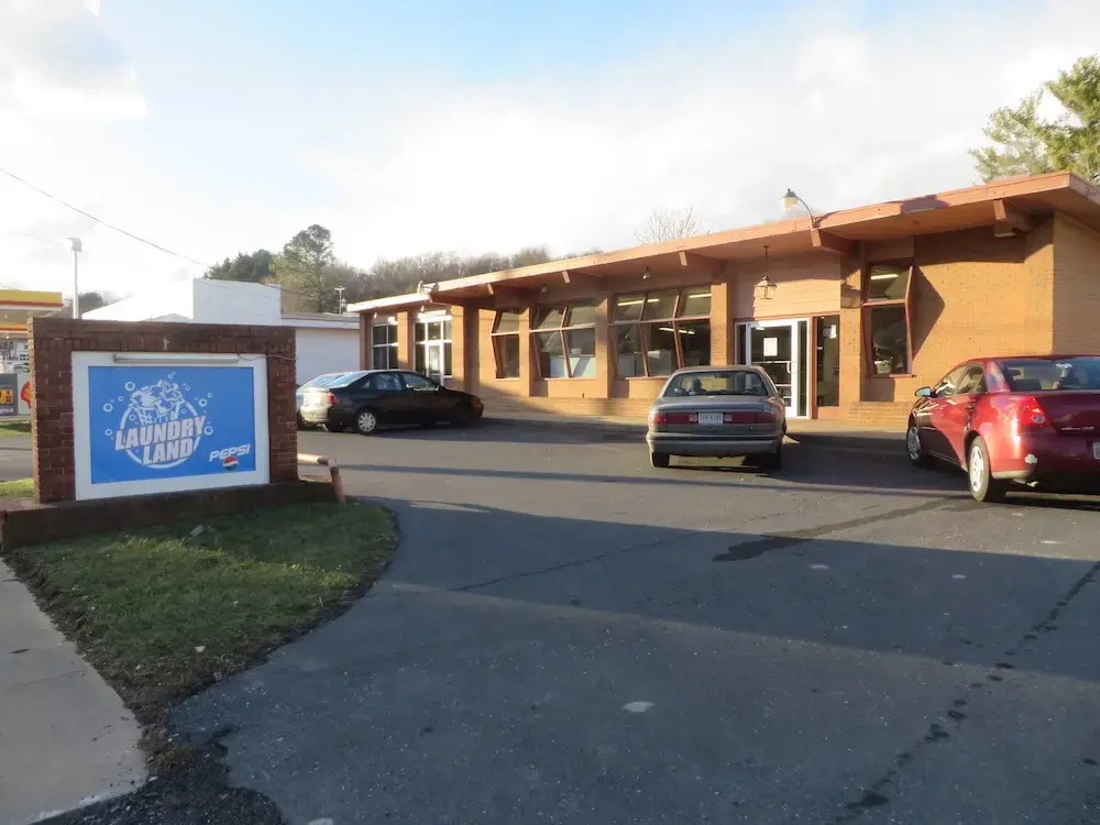 West Beverly Street Laundry Land Laundromat thumbnail 2