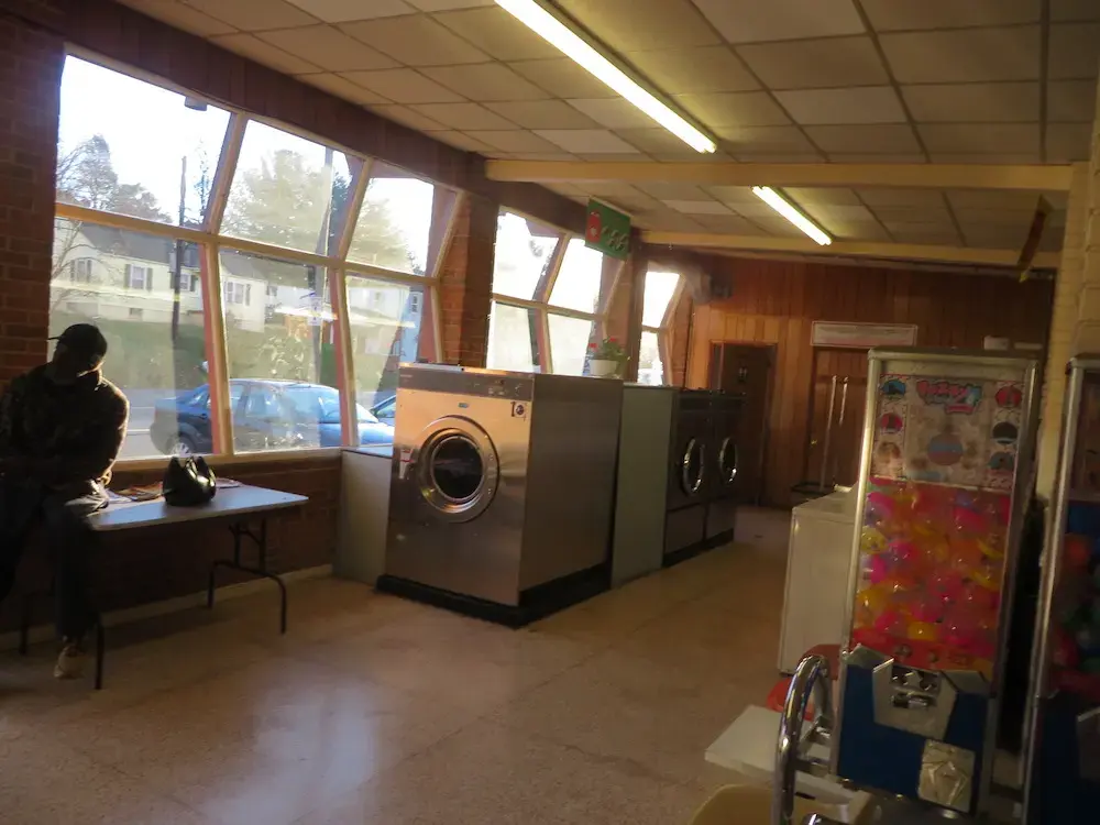 West Beverly Street Laundry Land Laundromat thumbnail 19