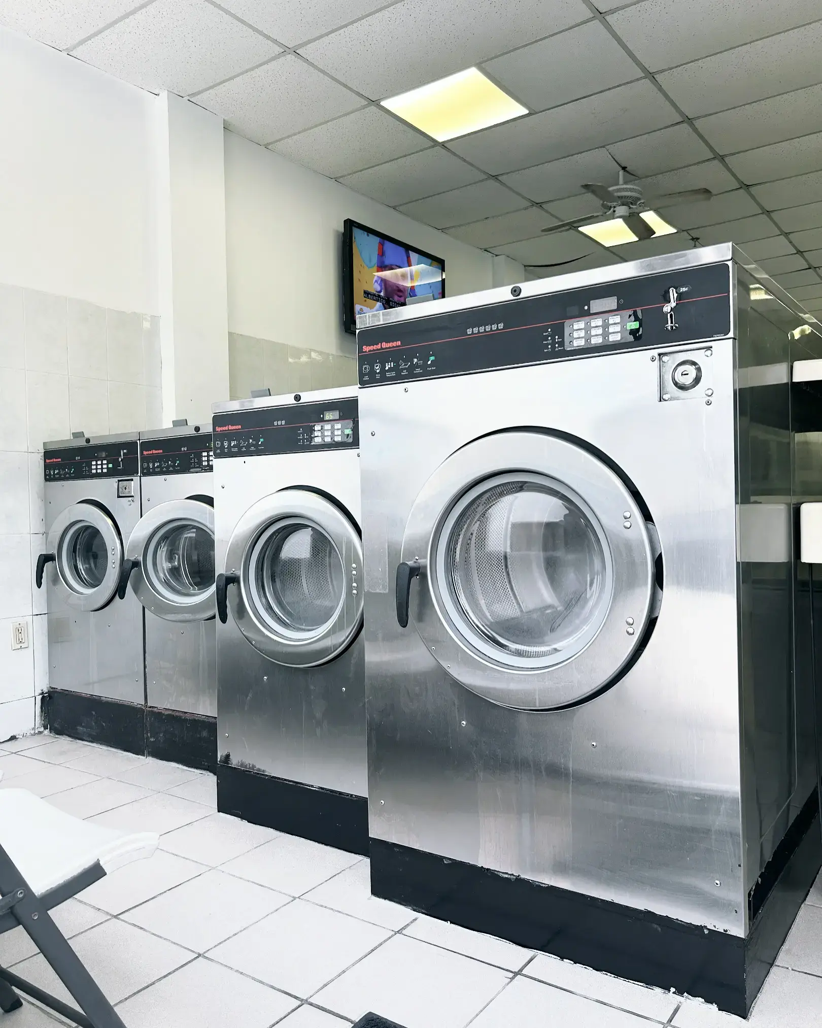 West Bird Coin Laundry thumbnail 5