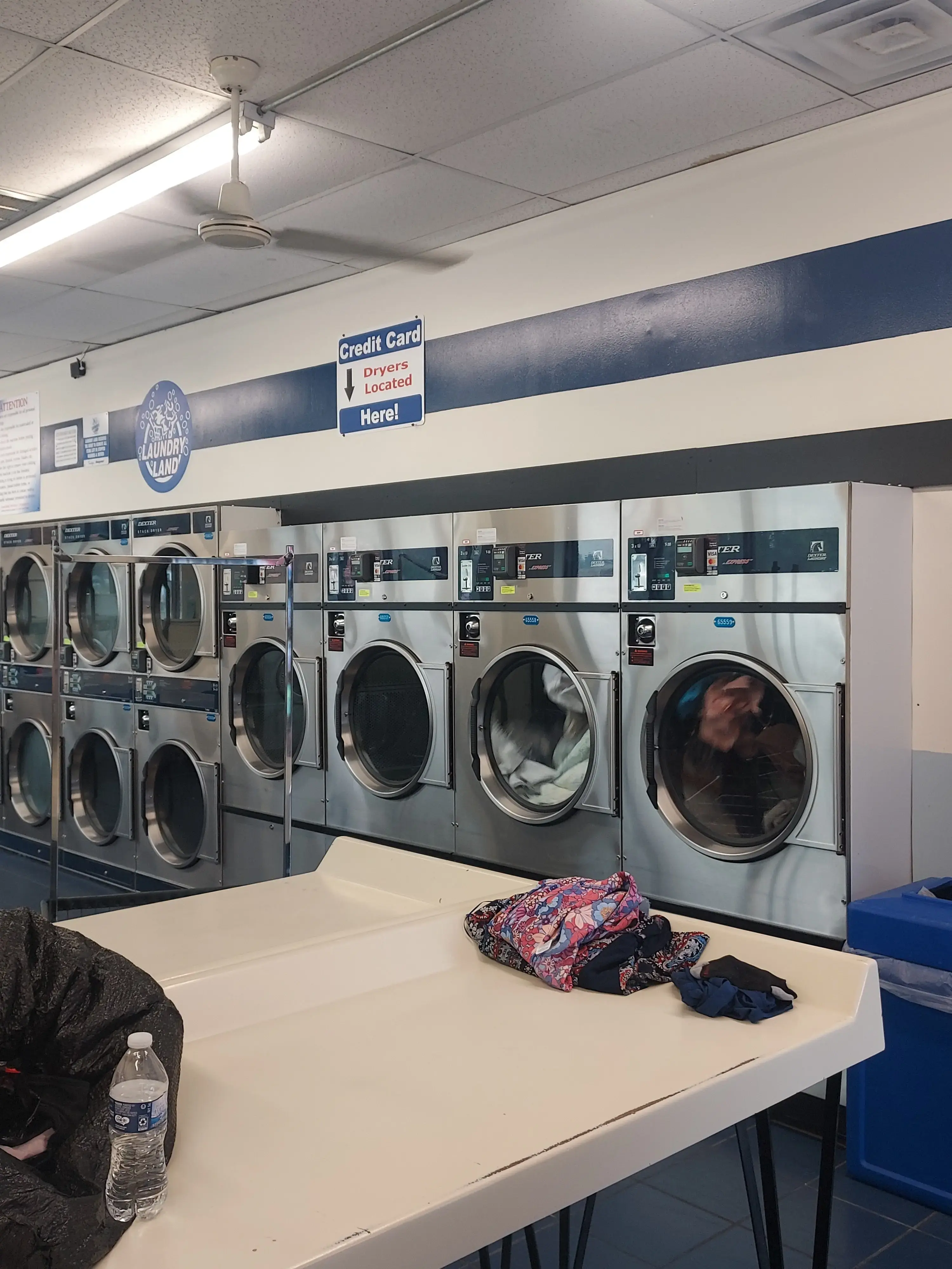 West Broad St. Laundry Land Laundromat - Image 20