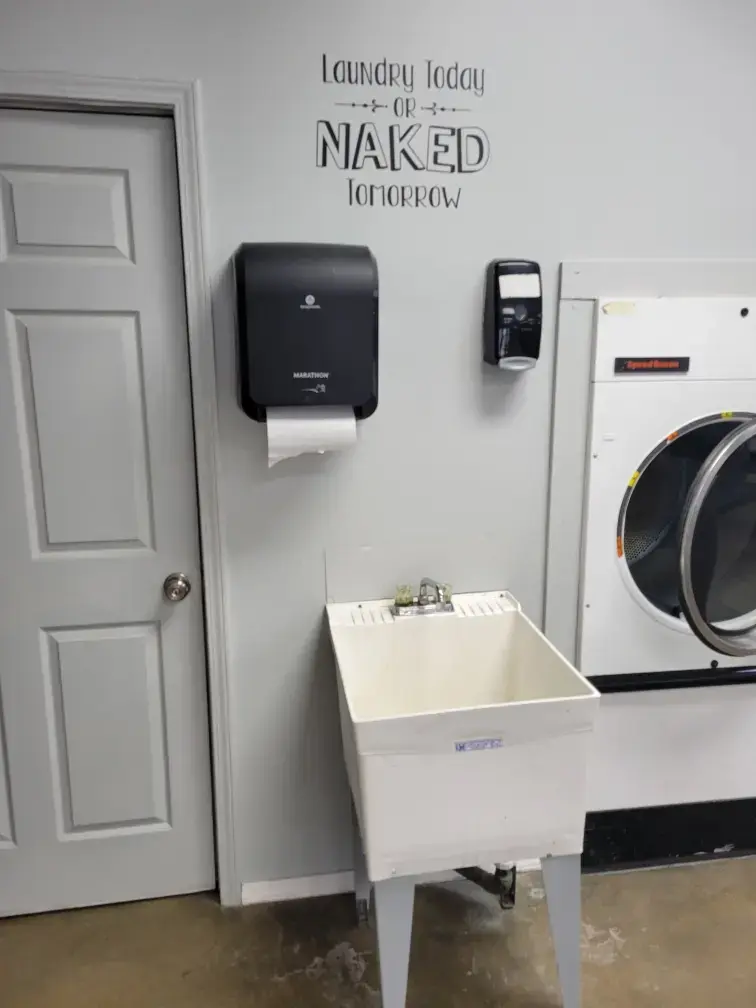 West Church Laundry - Image 7