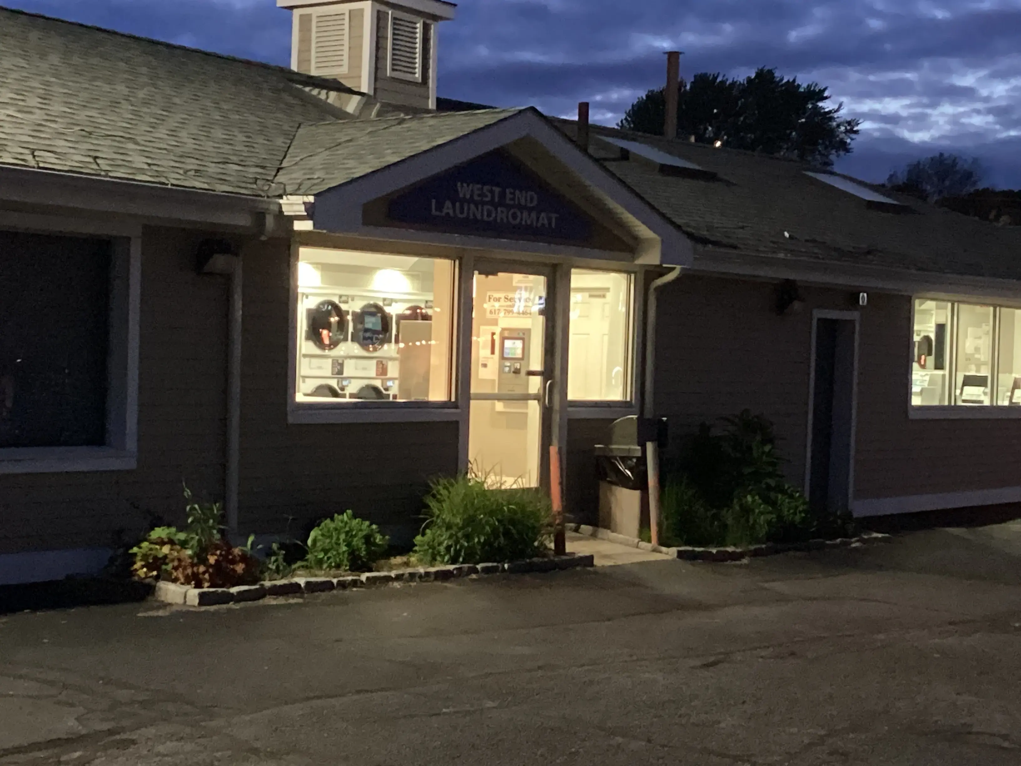 West End Laundromat - Image 5