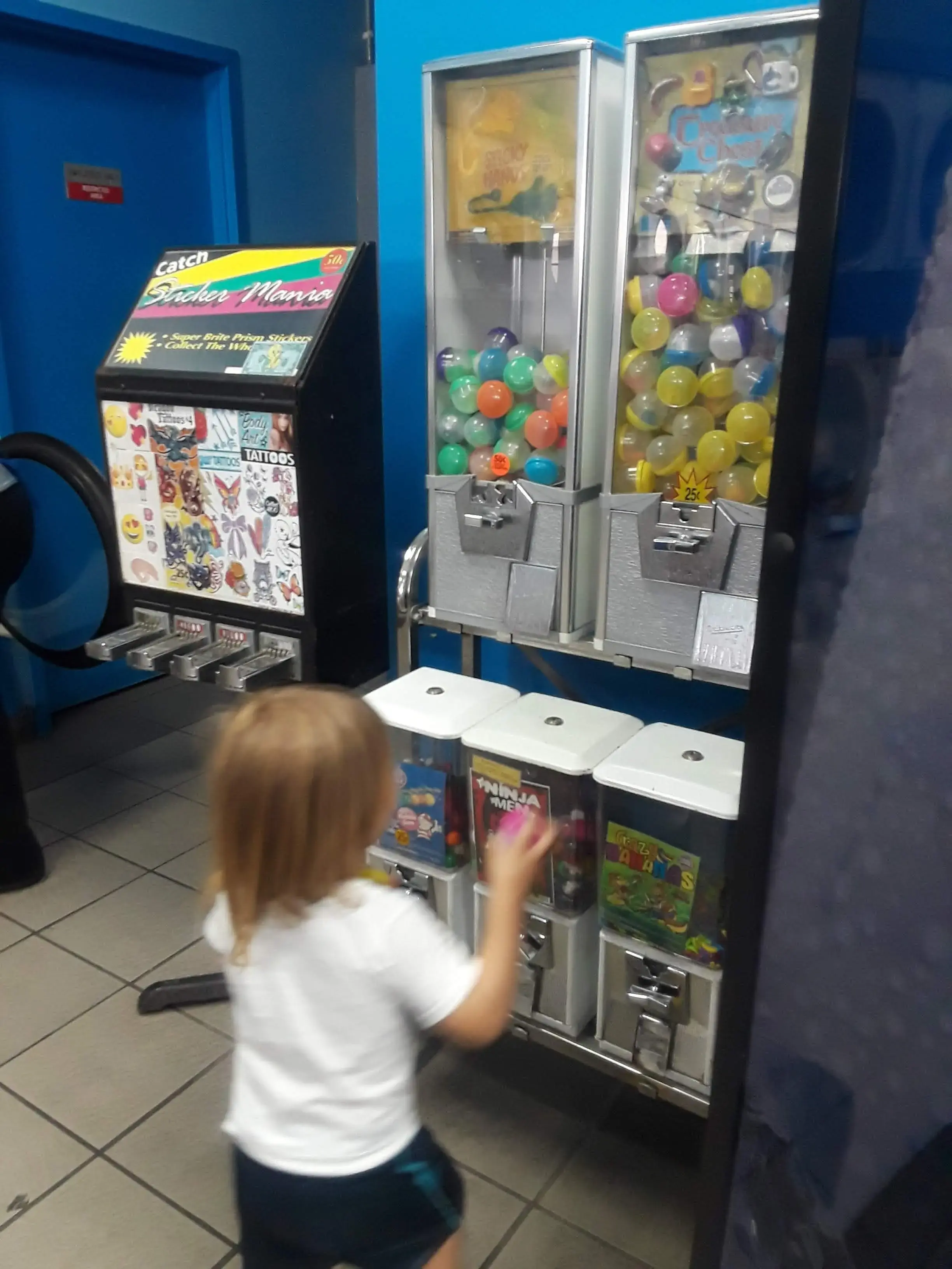 West Kendall Coin Laundry thumbnail 20