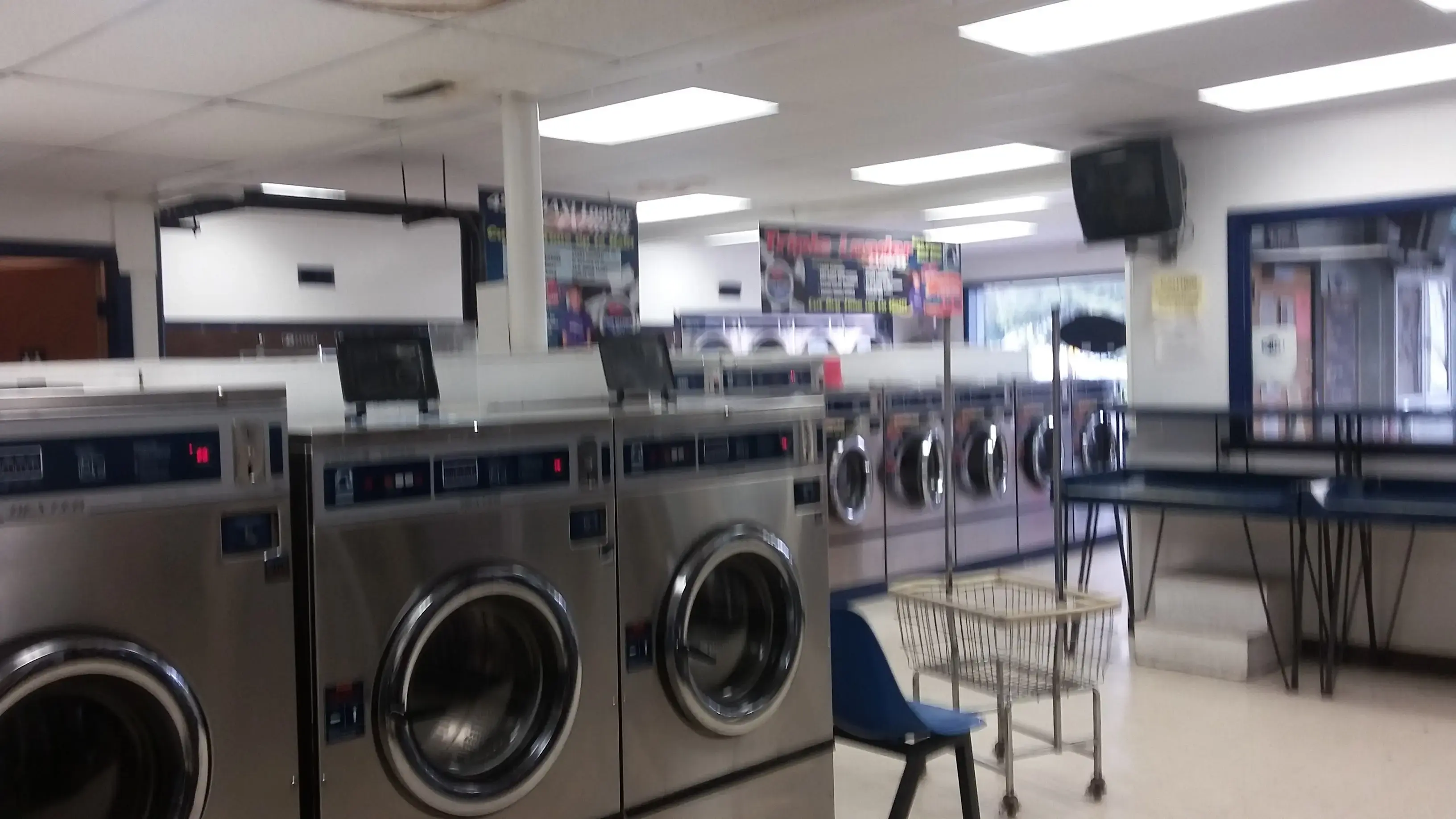 West Main Laundromat - Image 4