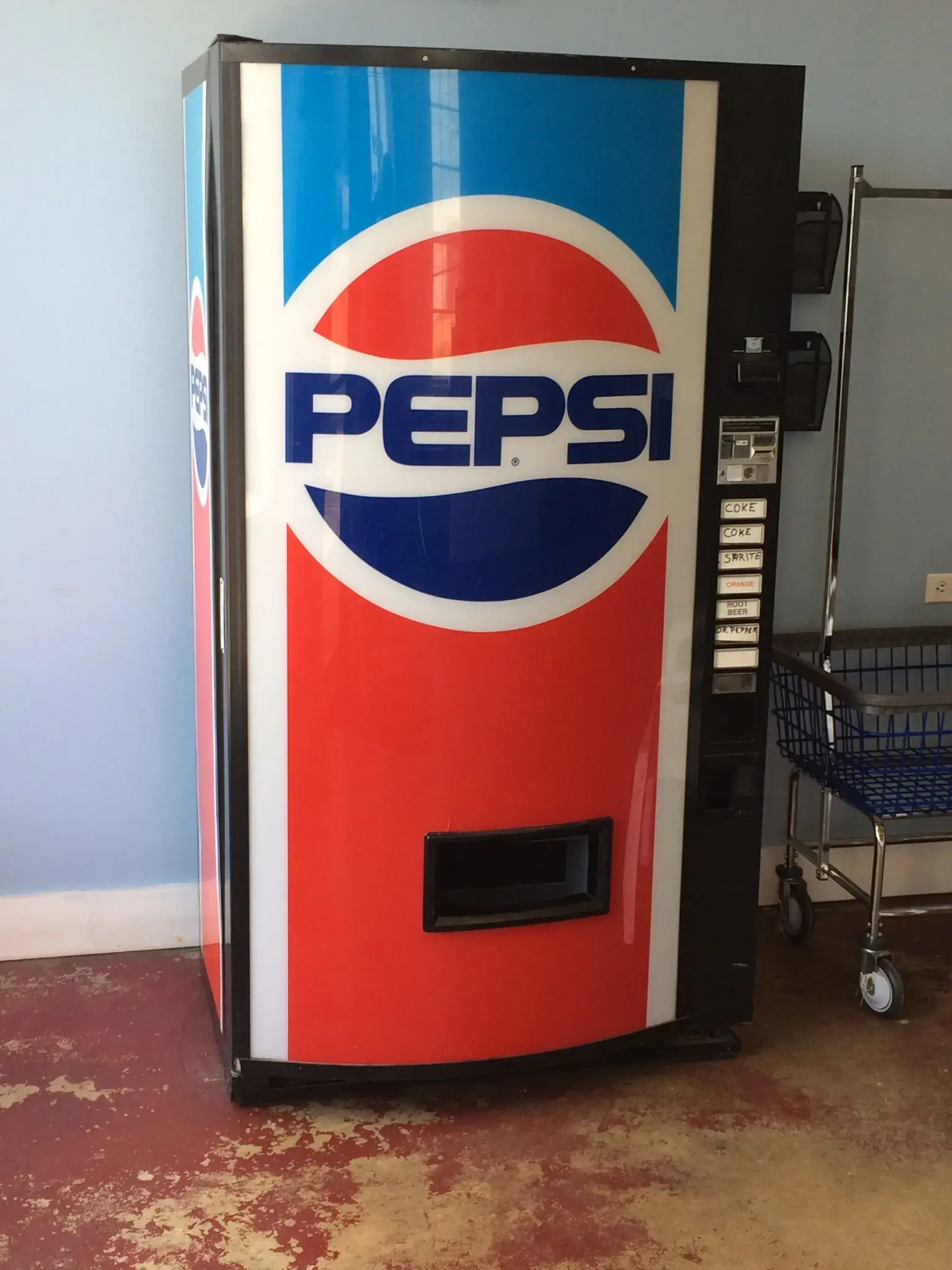 West Main Washateria thumbnail 4