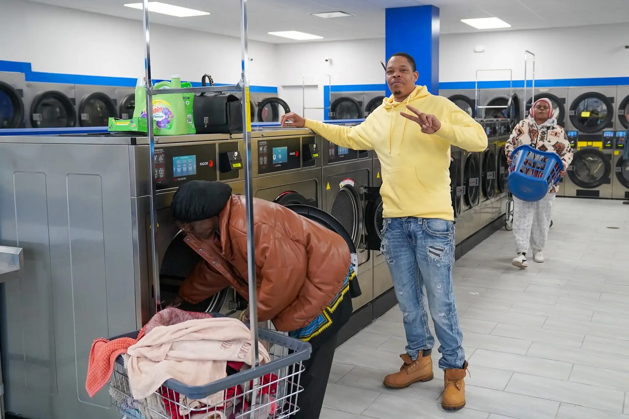 West Side Laundromat thumbnail 5