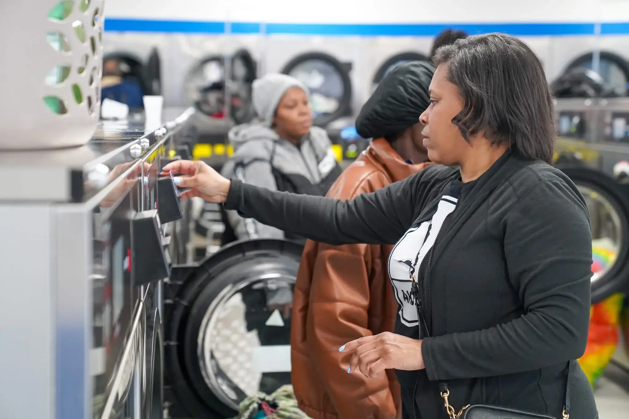 West Side Laundromat thumbnail 10