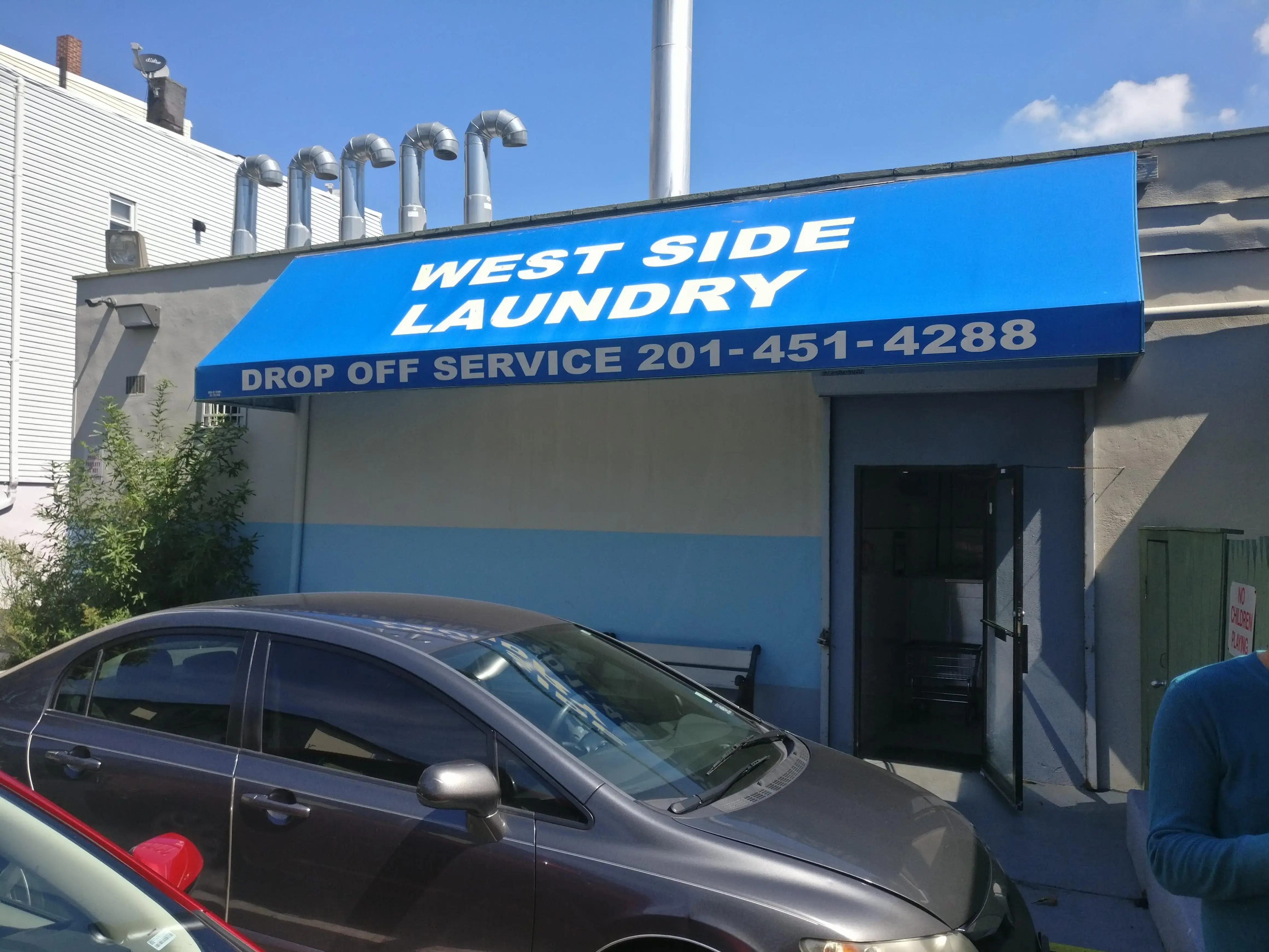 West Side Laundry thumbnail 4
