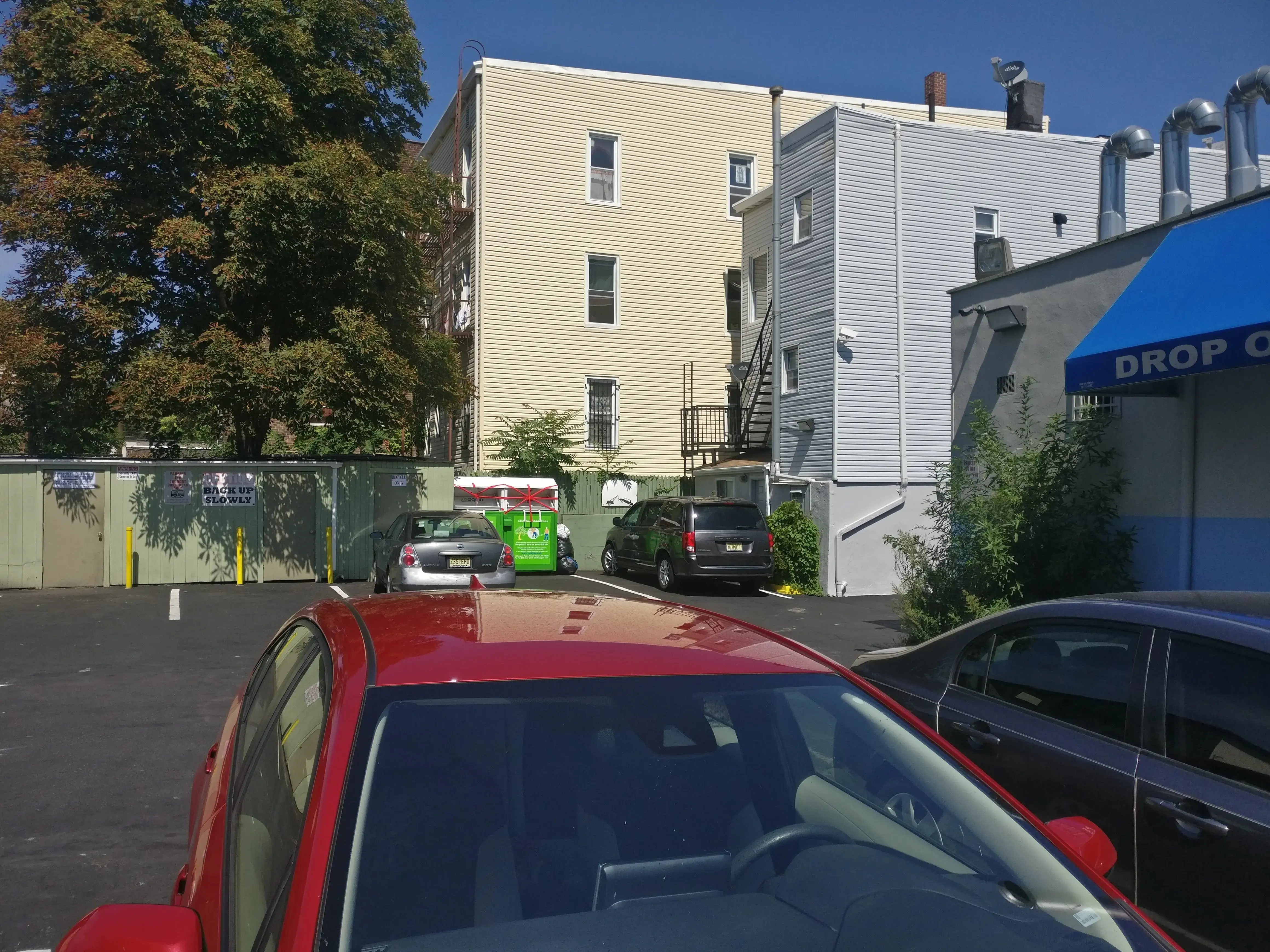 West Side Laundry thumbnail 11