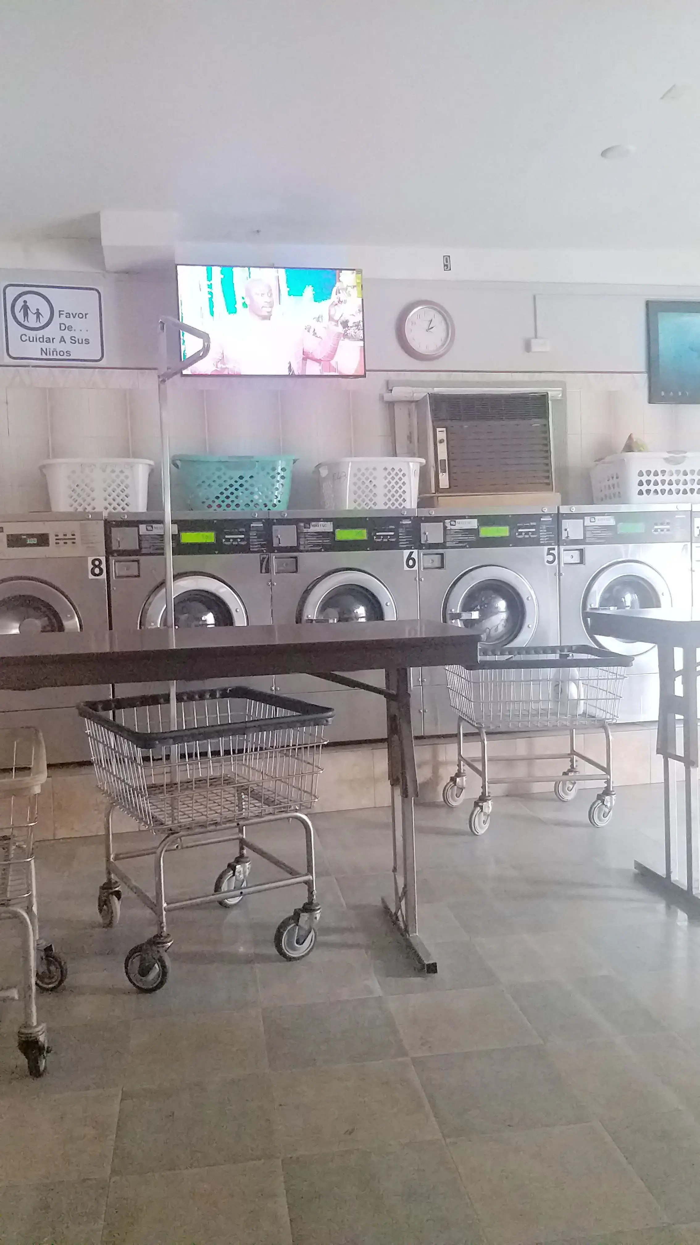 West Side Laundry thumbnail 19