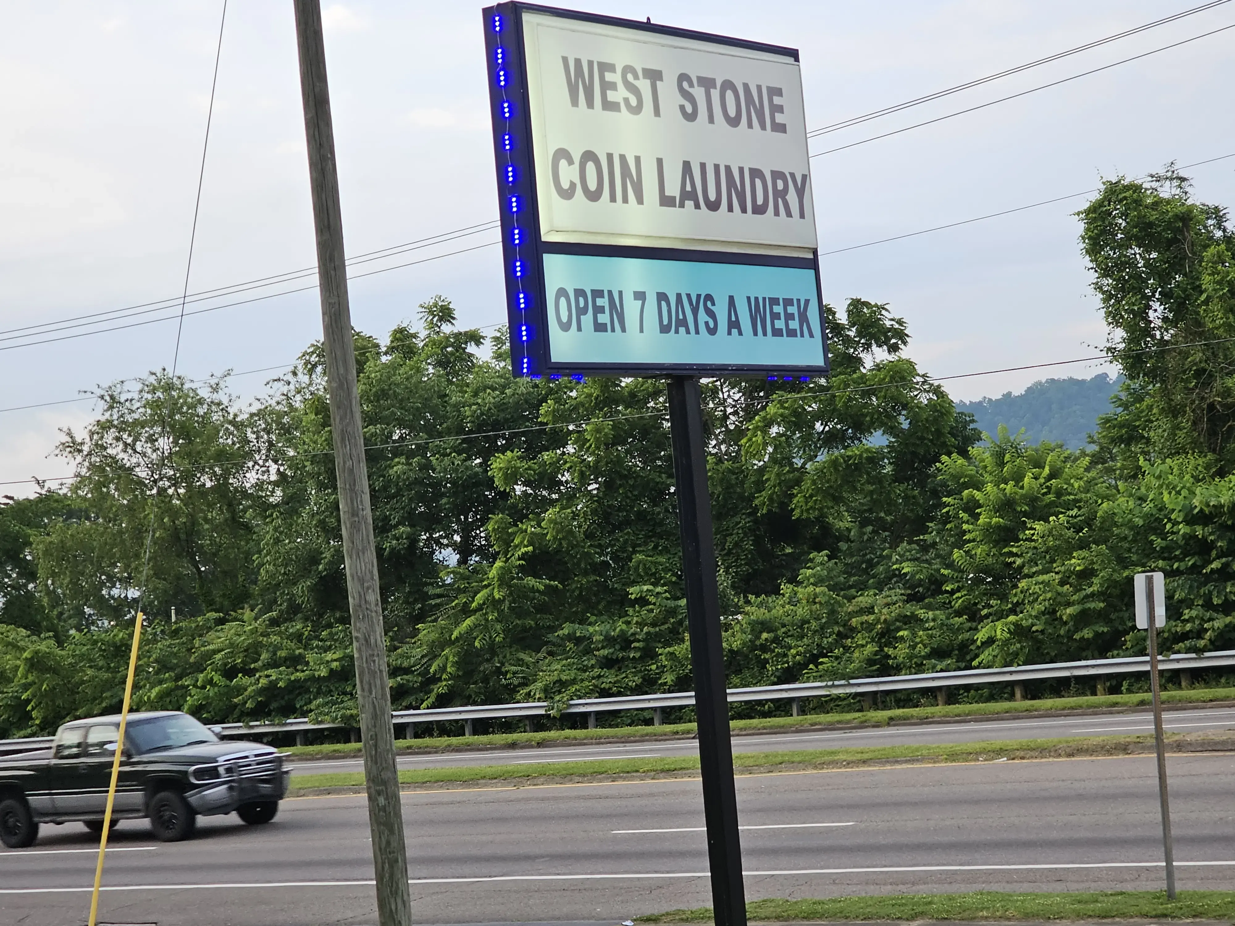 West Stone Coin Laundry - Image 8