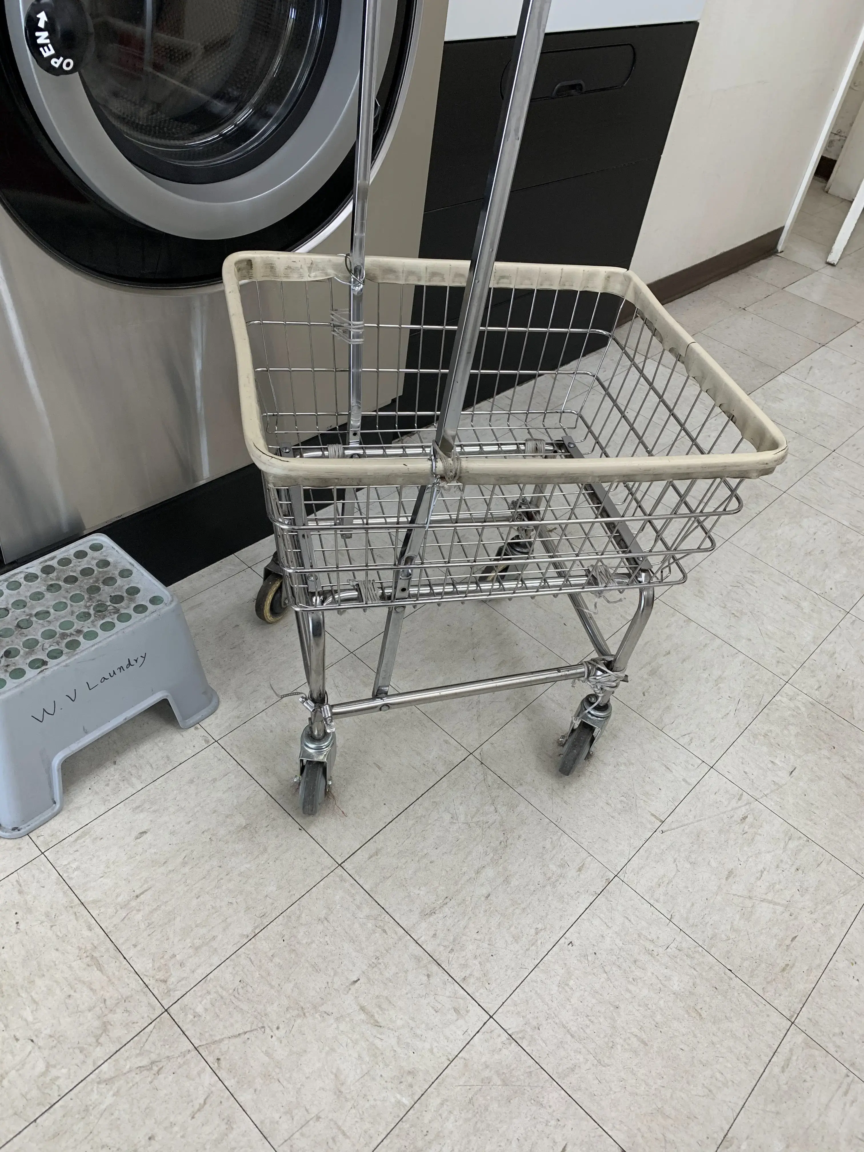 West Valley Dry Cleaners & Laundromat - Image 2