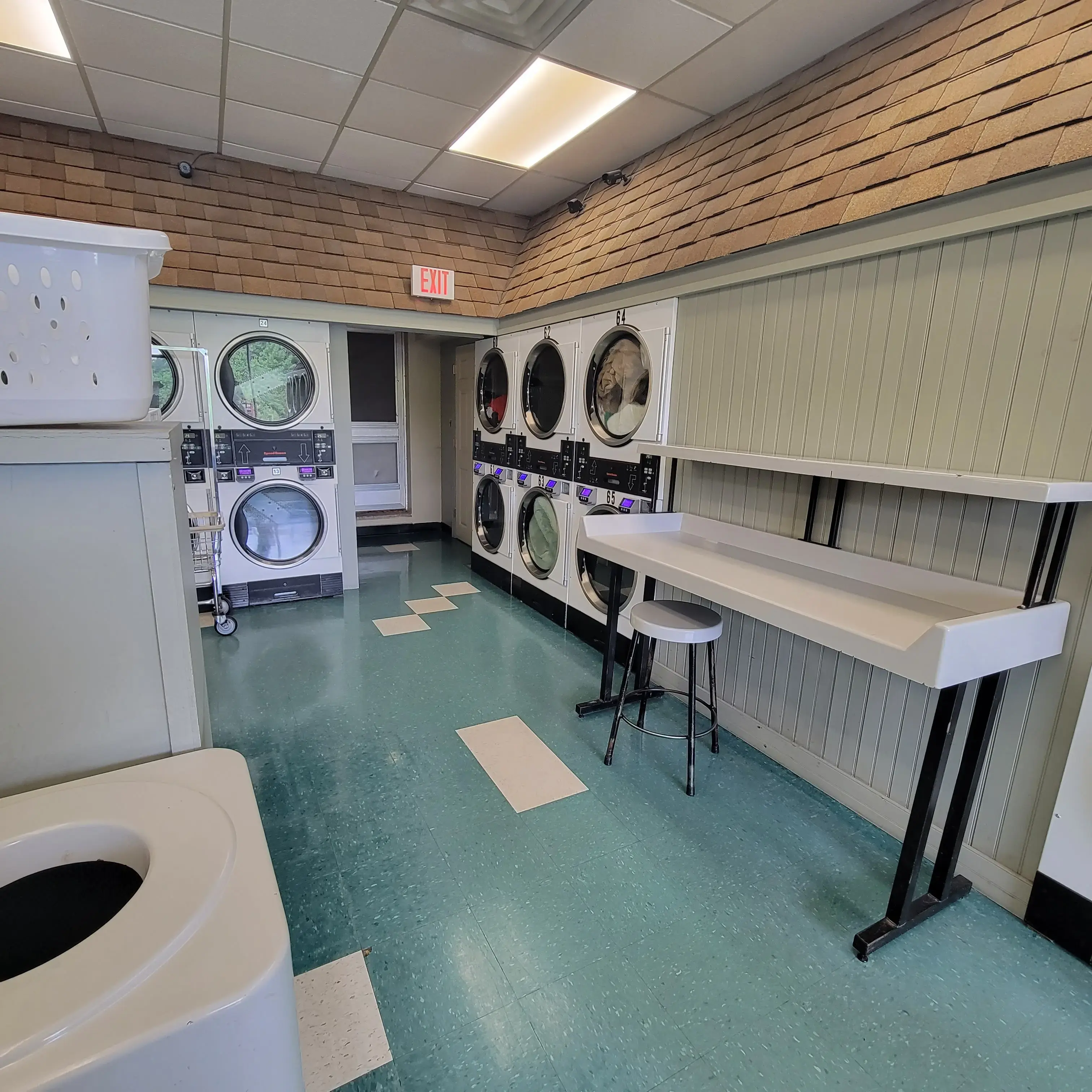 Westboro Laundromat thumbnail 20