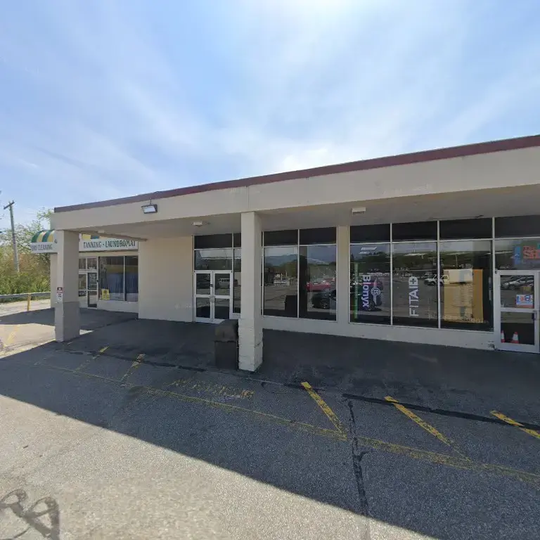 Western Ave. Laundromat - Image 12