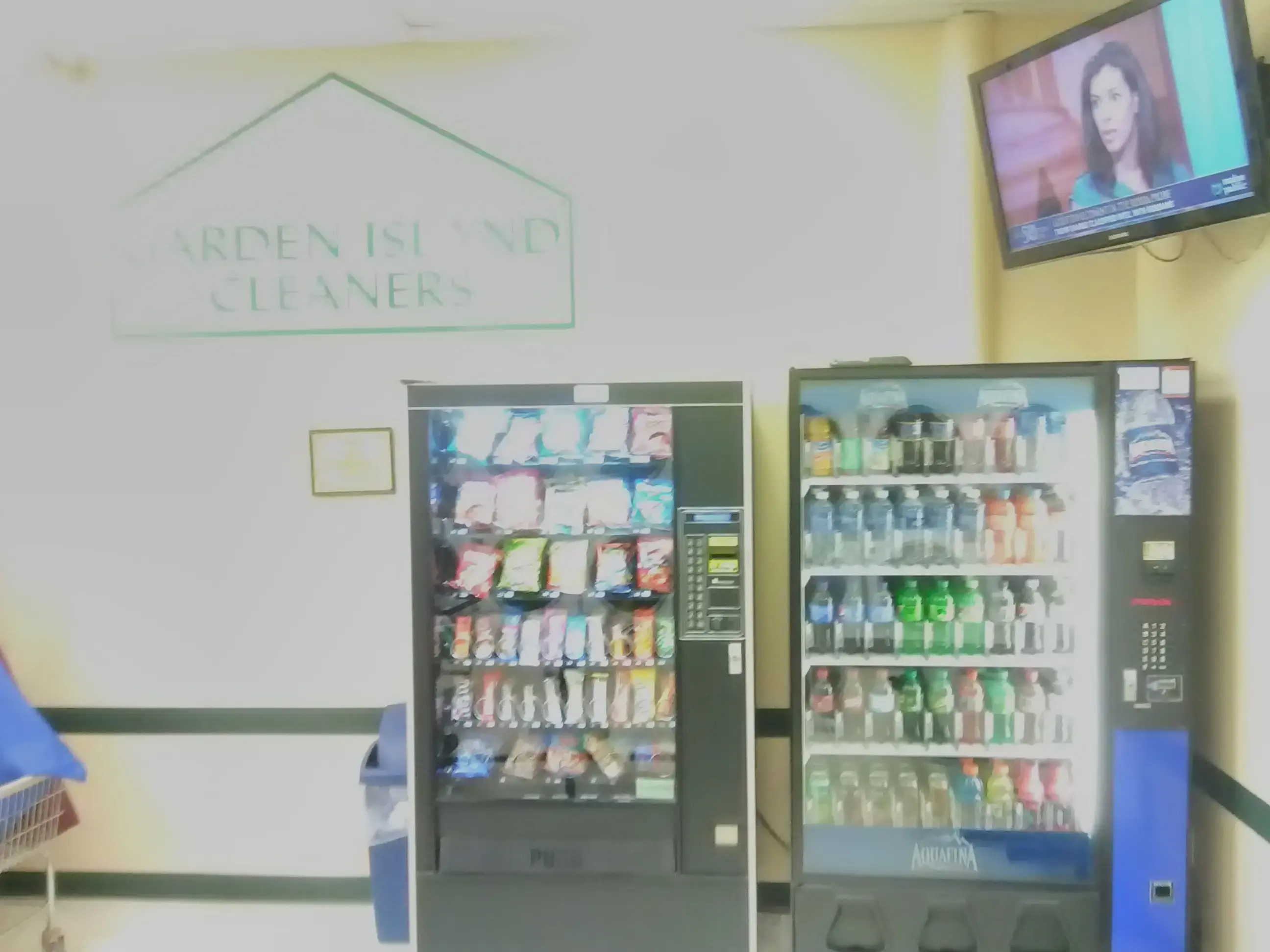 Western Ave. Laundromat - Image 6