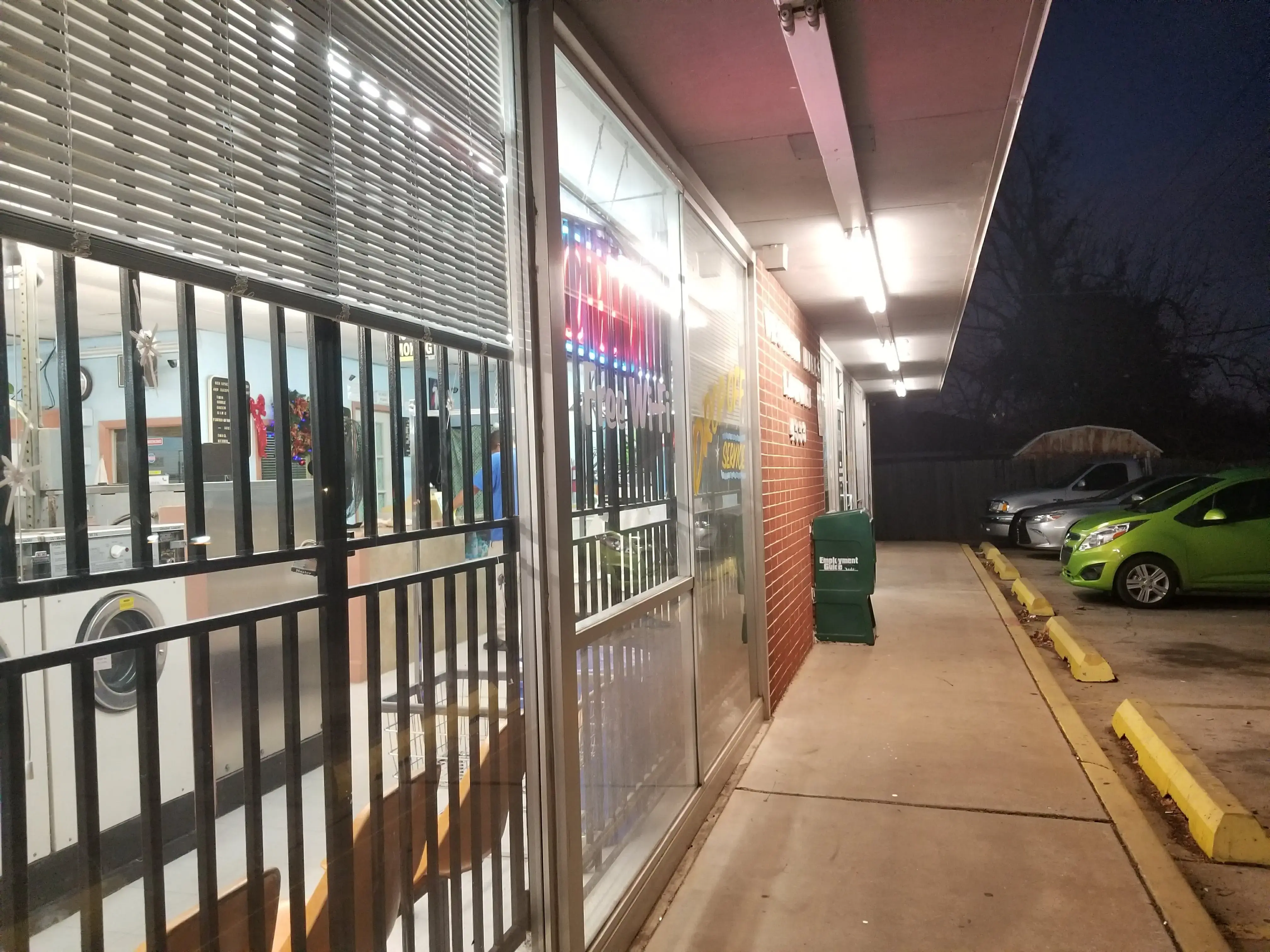Western Hills Laundry - Image 13