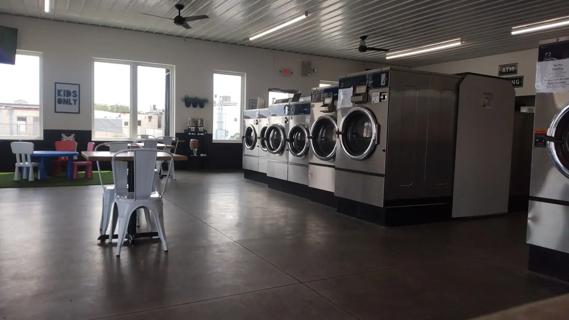 Westside Laundry thumbnail 4
