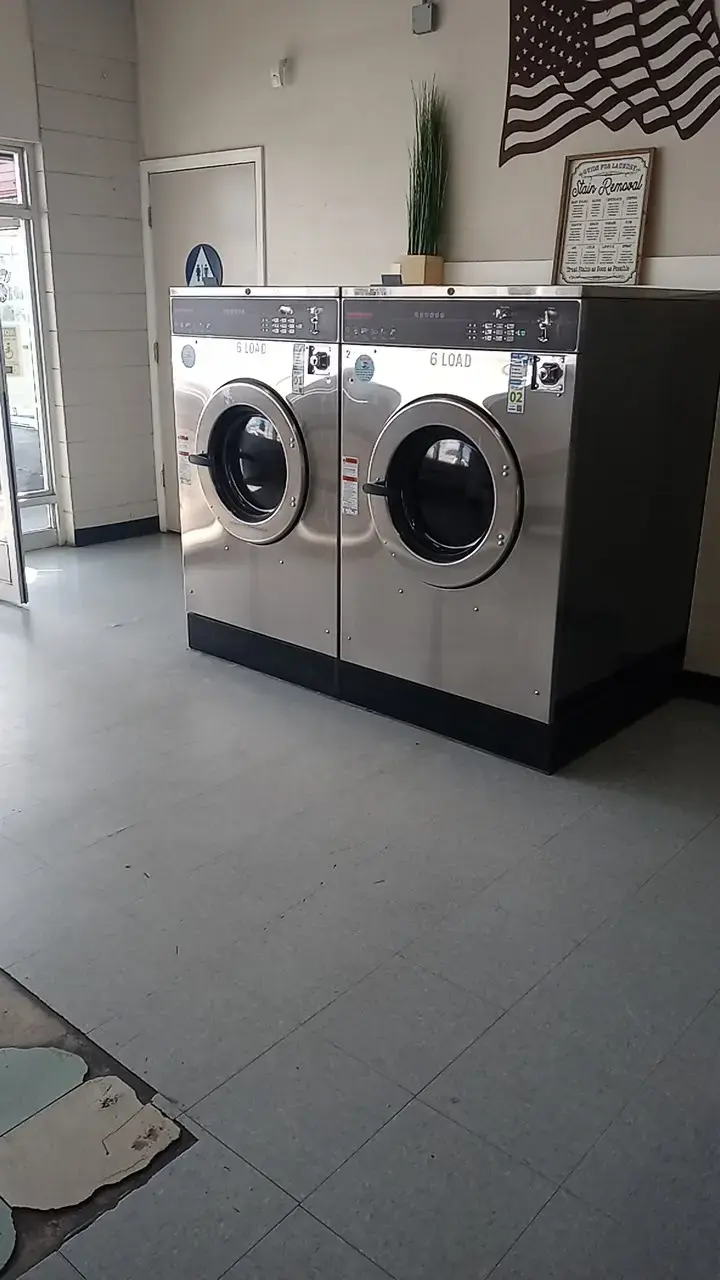 Westside Wash Laundromat - Image 20