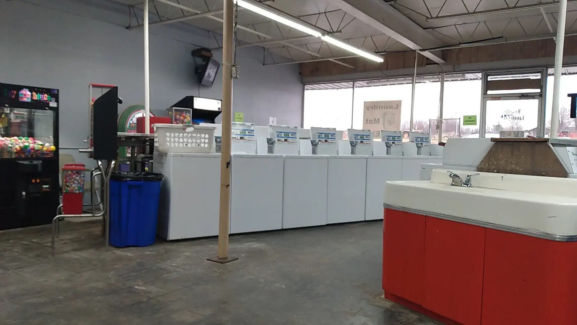 Westville Laundry Mat - Image 2