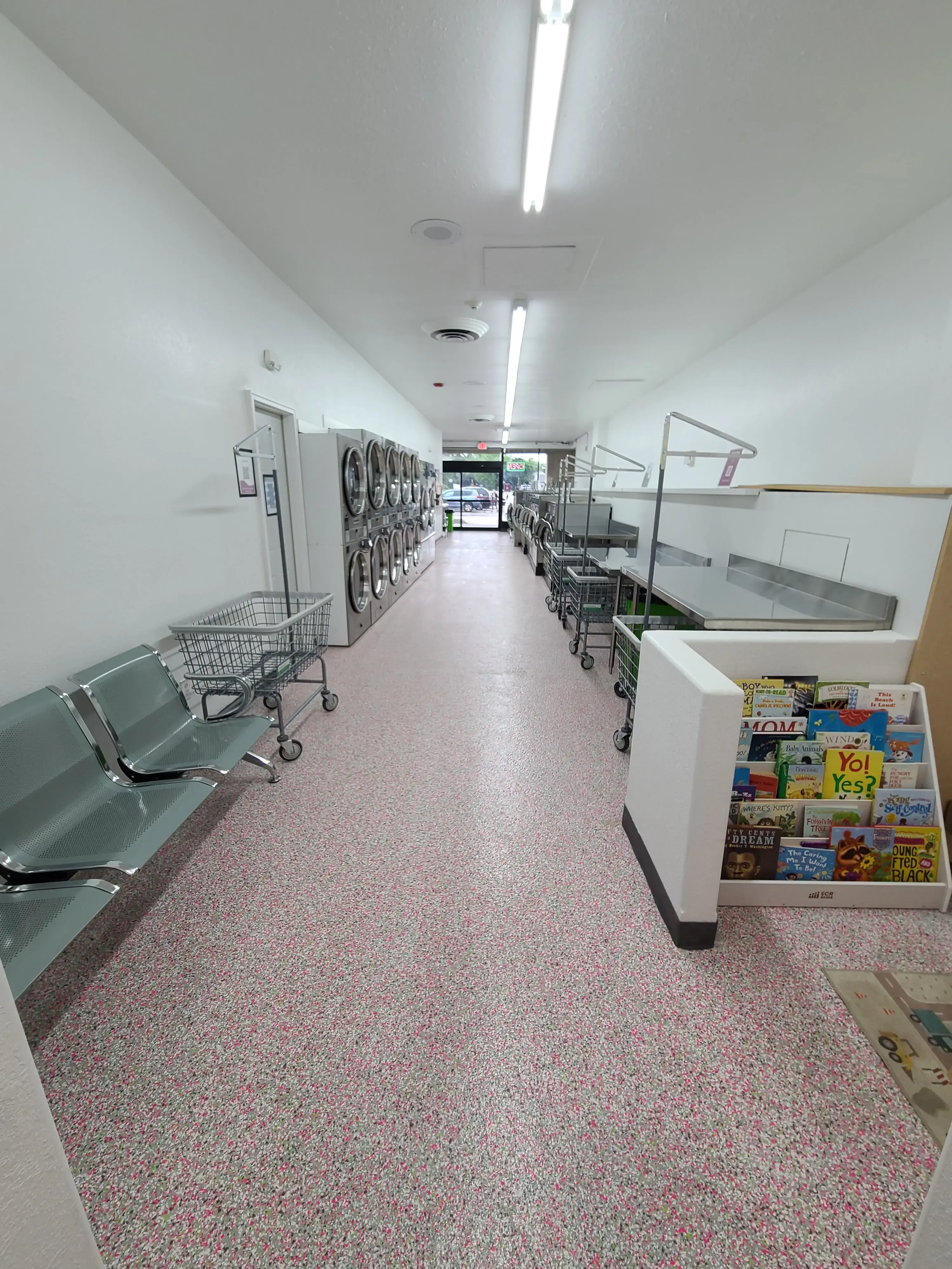 Wet Cat Laundromat - Image 2