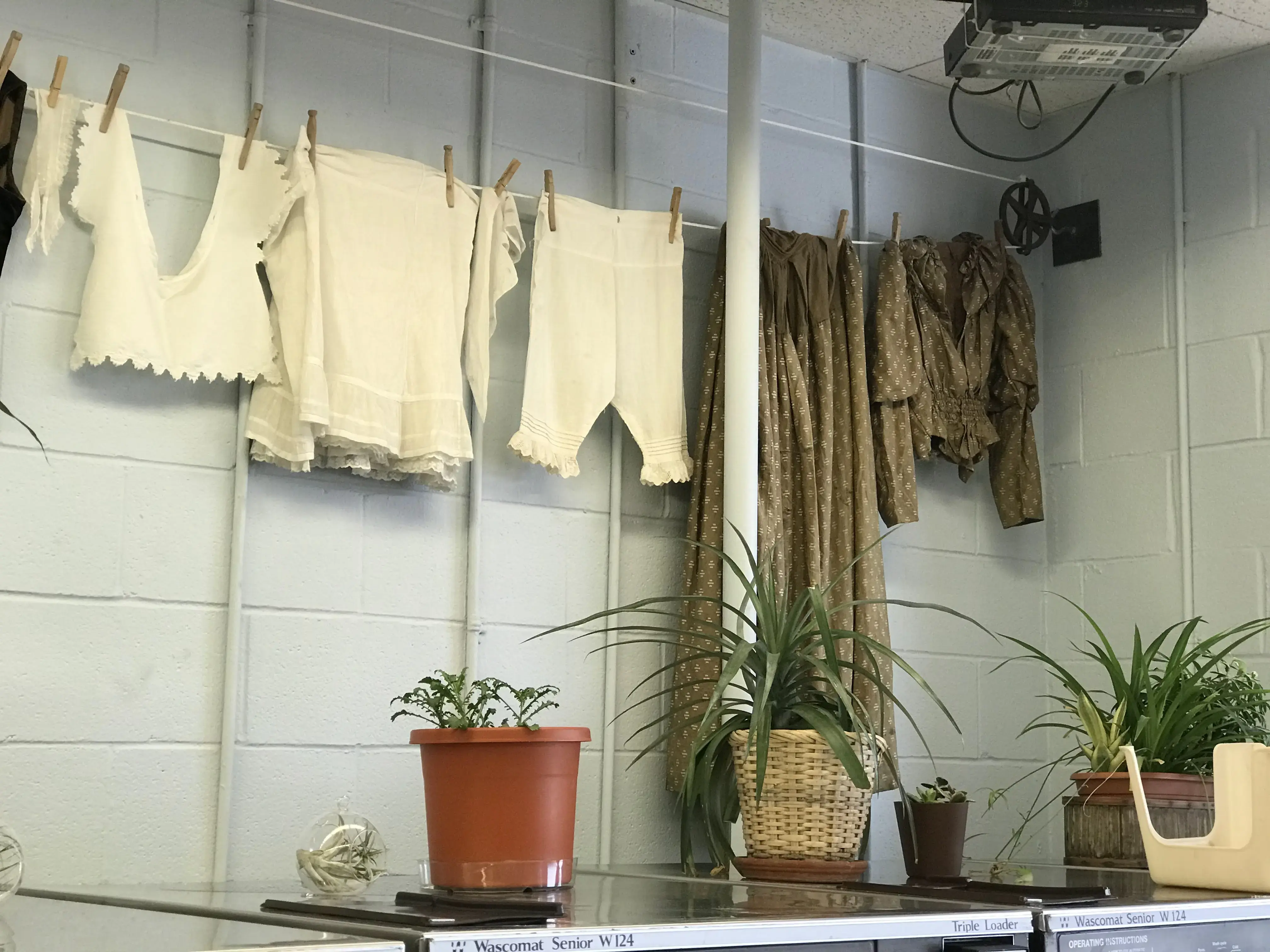 We've Got Your Sock Laundromat - Image 7