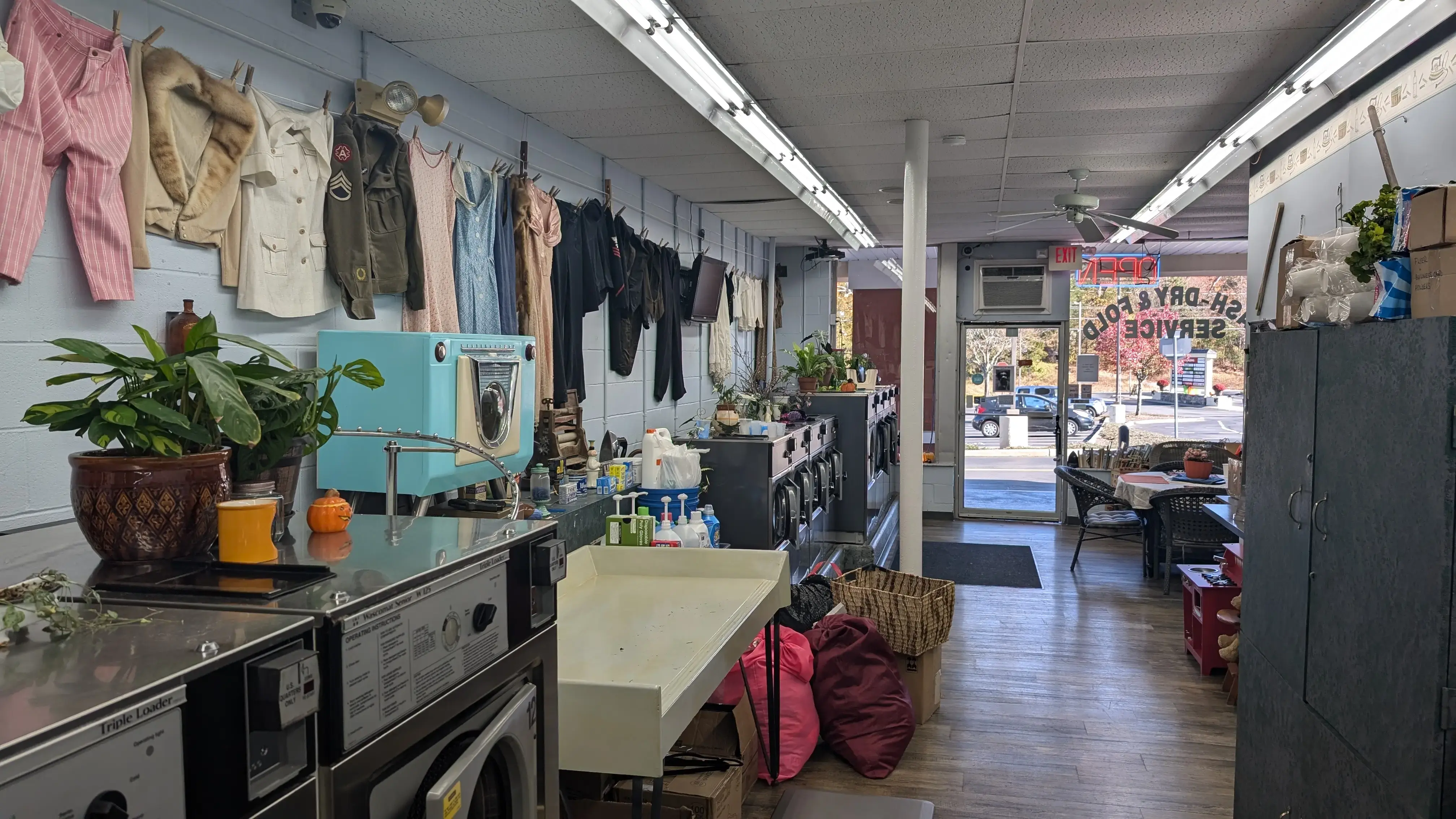 We've Got Your Sock Laundromat thumbnail 4