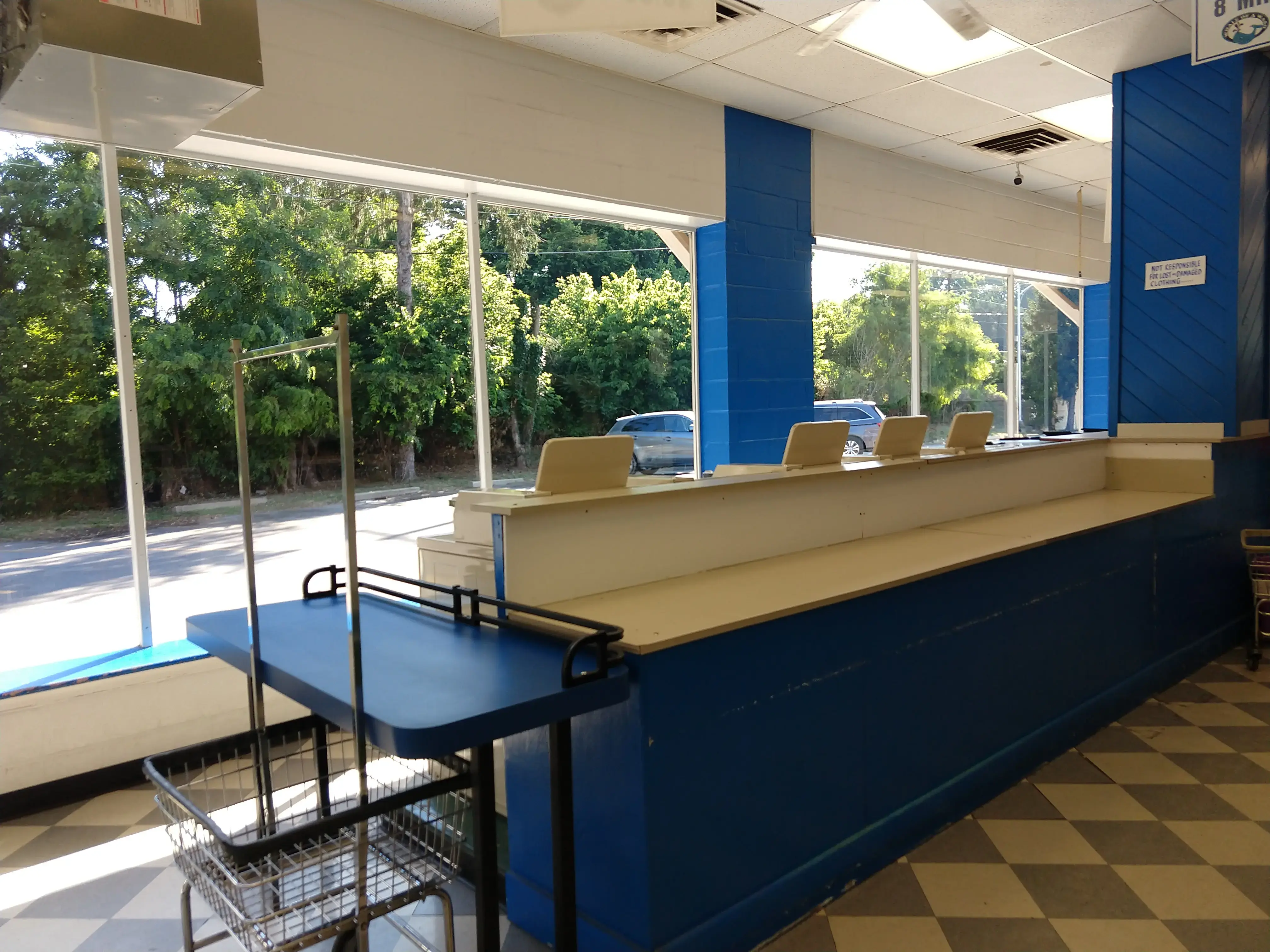 Whale of a Wash Laundromat - Image 7