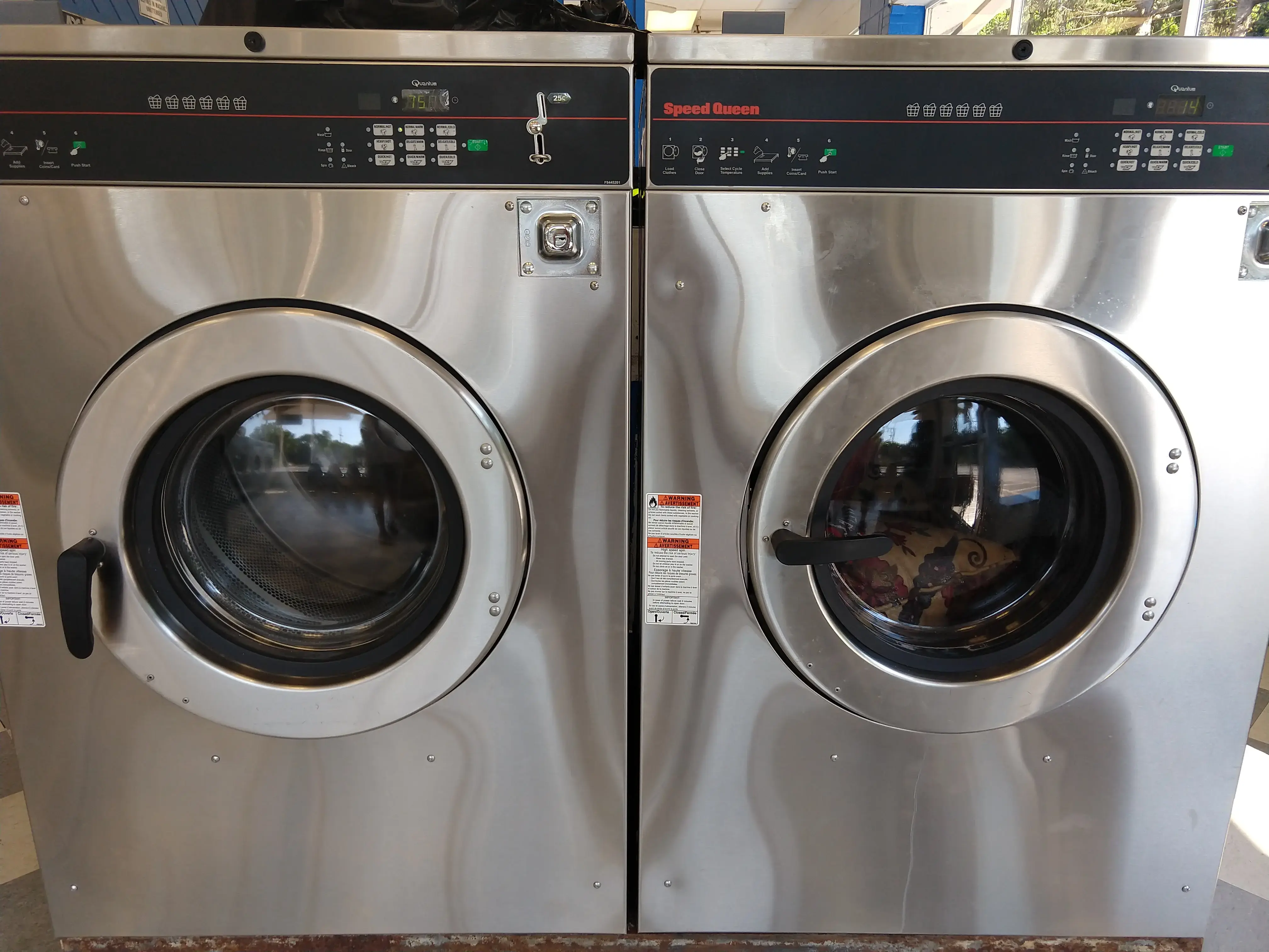 Whale of a Wash Laundromat thumbnail 5