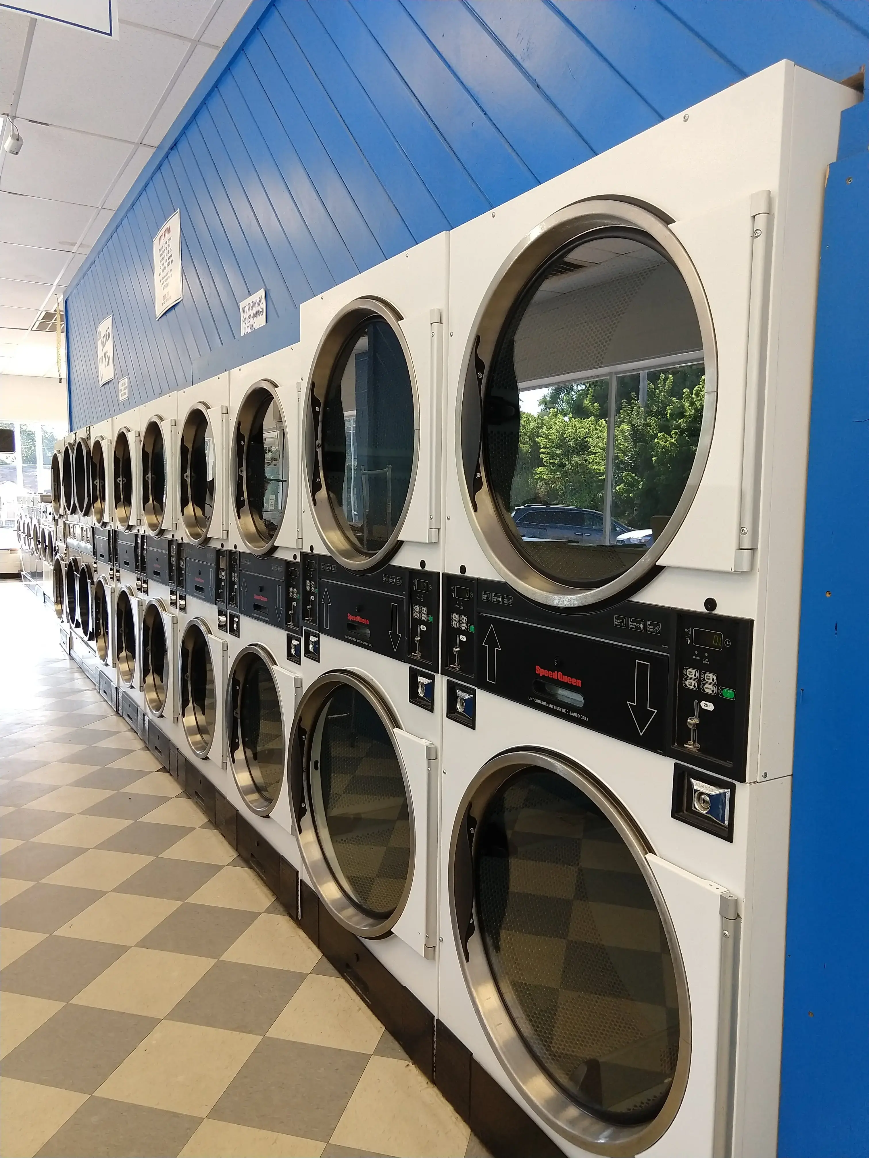 Whale of a Wash Laundromat thumbnail 2