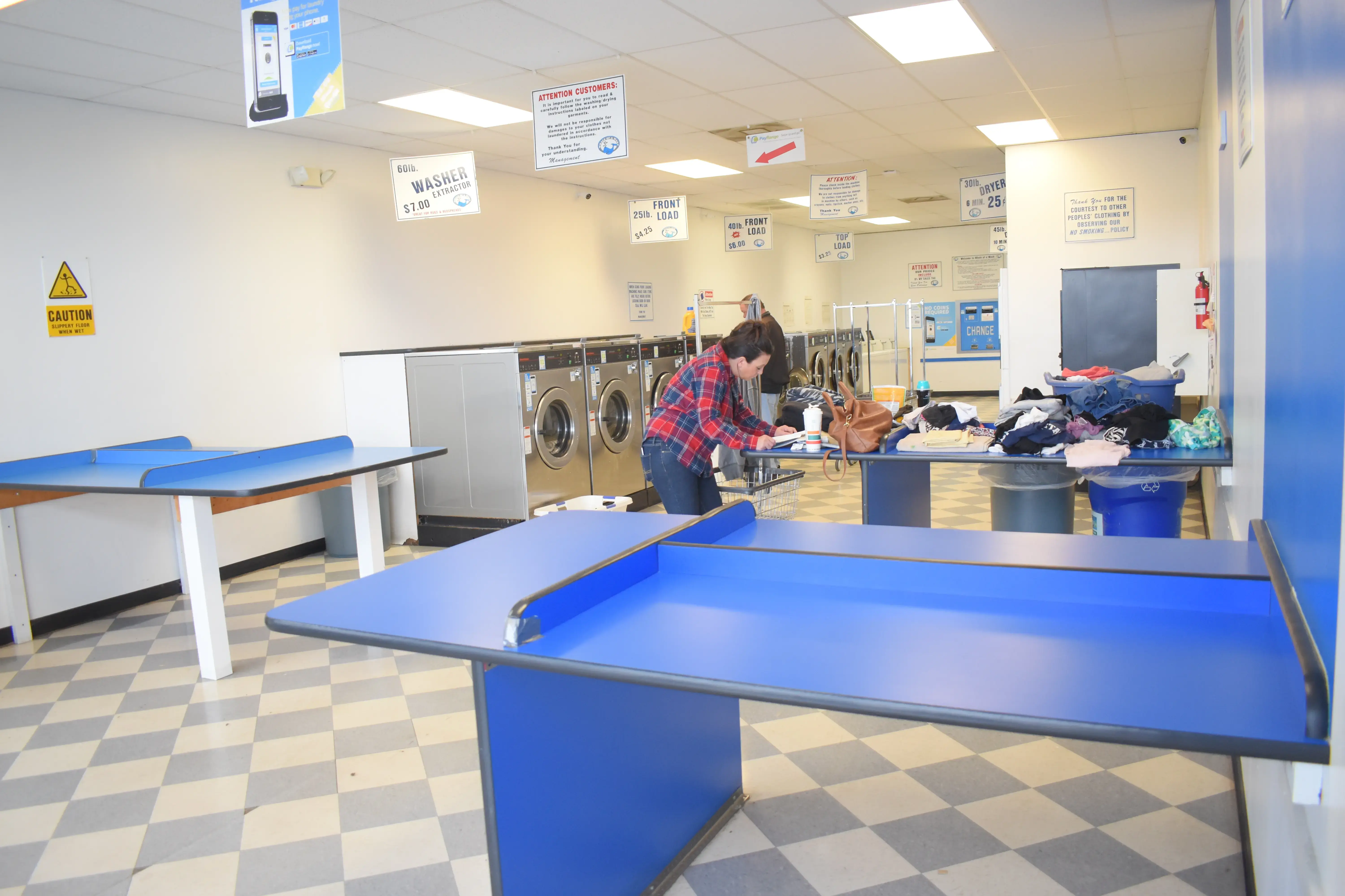 Whale of a Wash Laundromat thumbnail 8