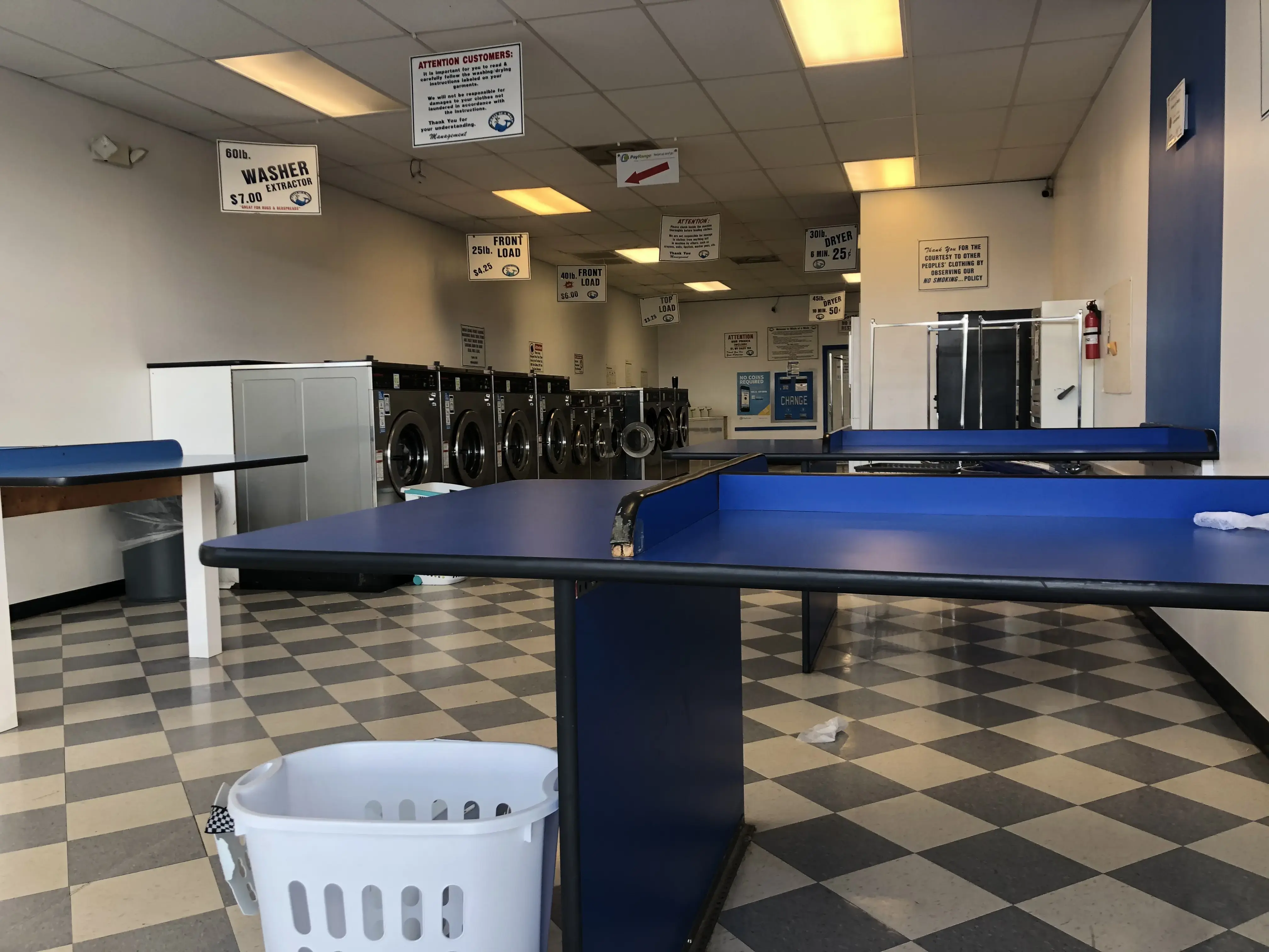 Whale of a Wash Laundromat thumbnail 15