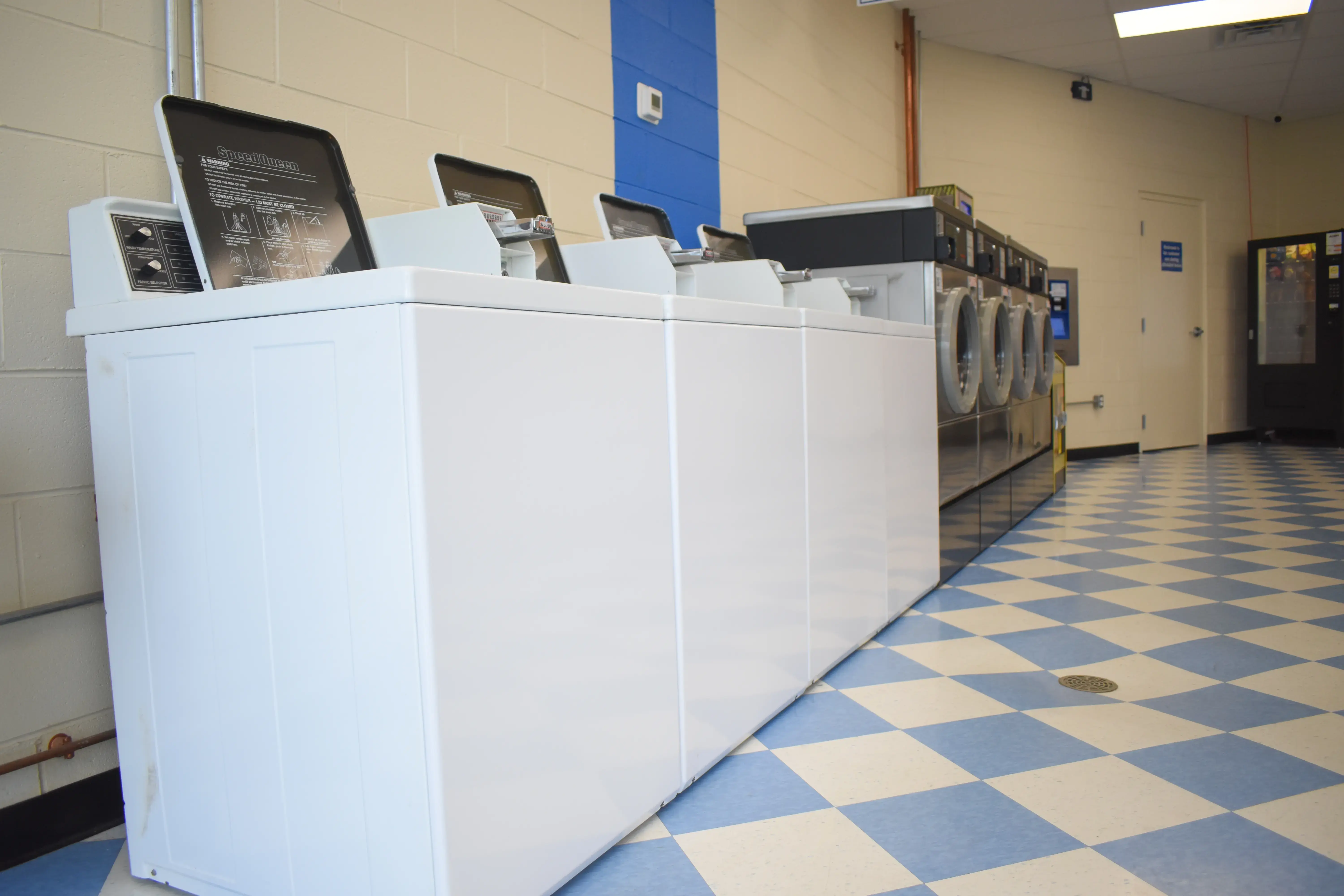 Whale of a Wash Laundromat - Image 7